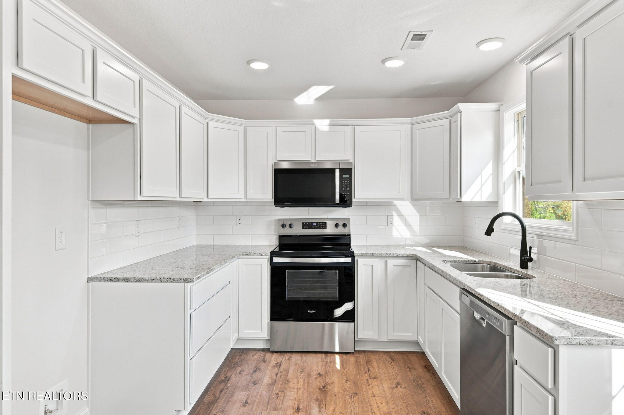 185 Brushy Valley Road Clinton TN 37716