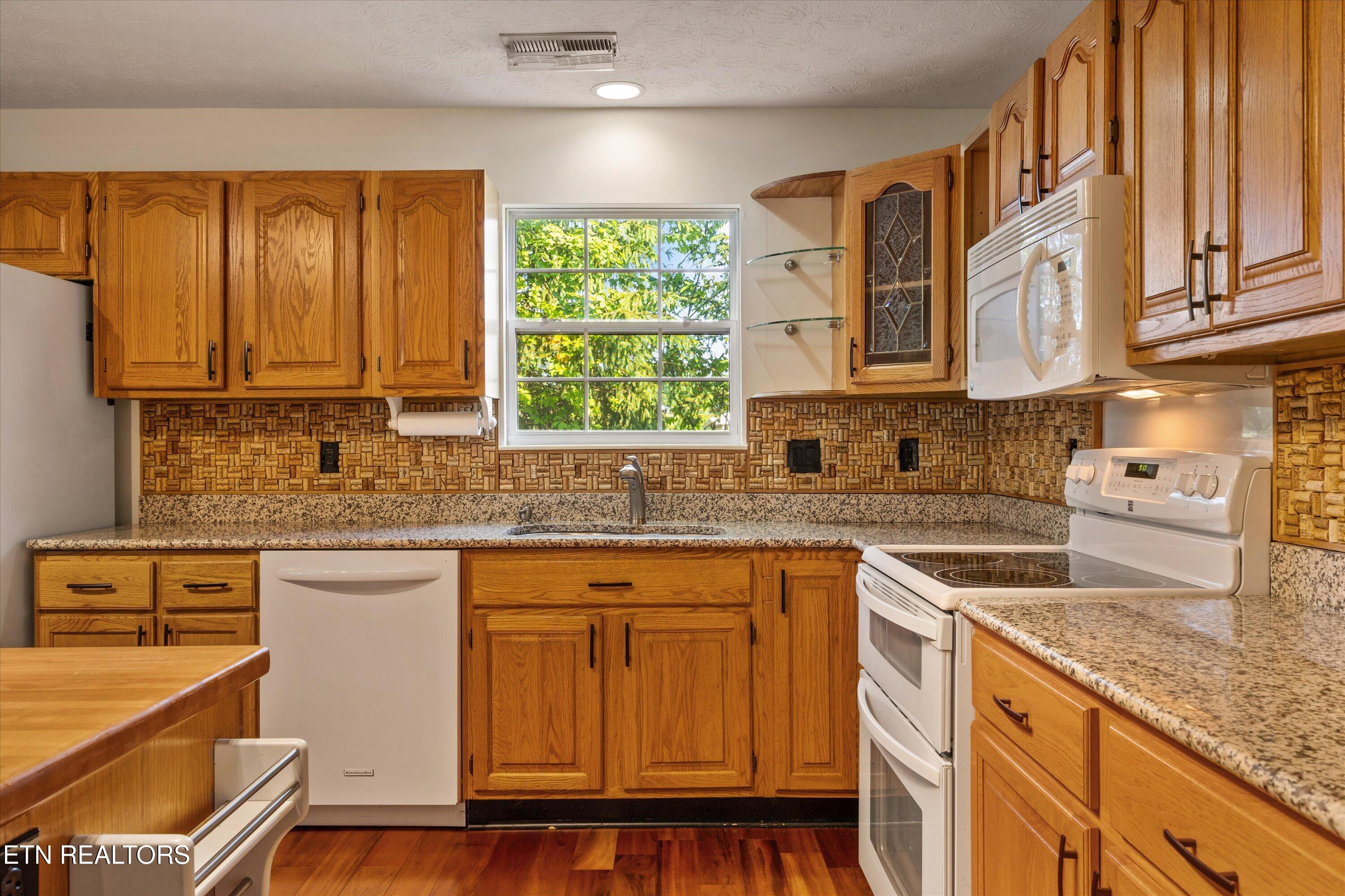 8215 Foxworth Trail Powell TN 37849
