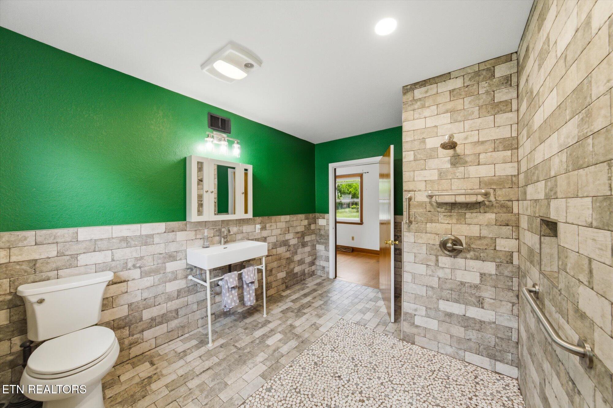 5215 E Sunset Road Knoxville TN 37914
