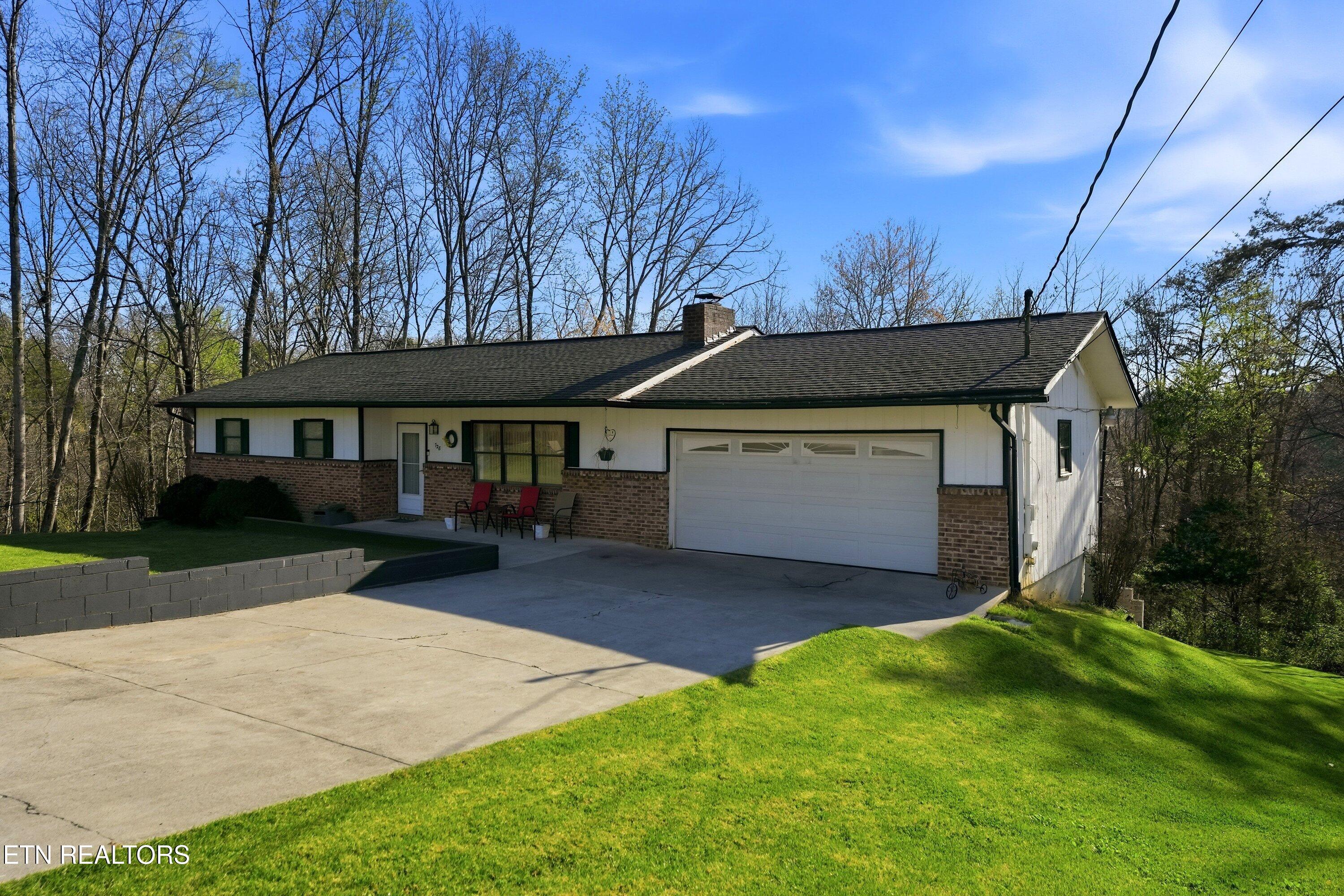 728 Schneider Lane Sevierville TN 37862