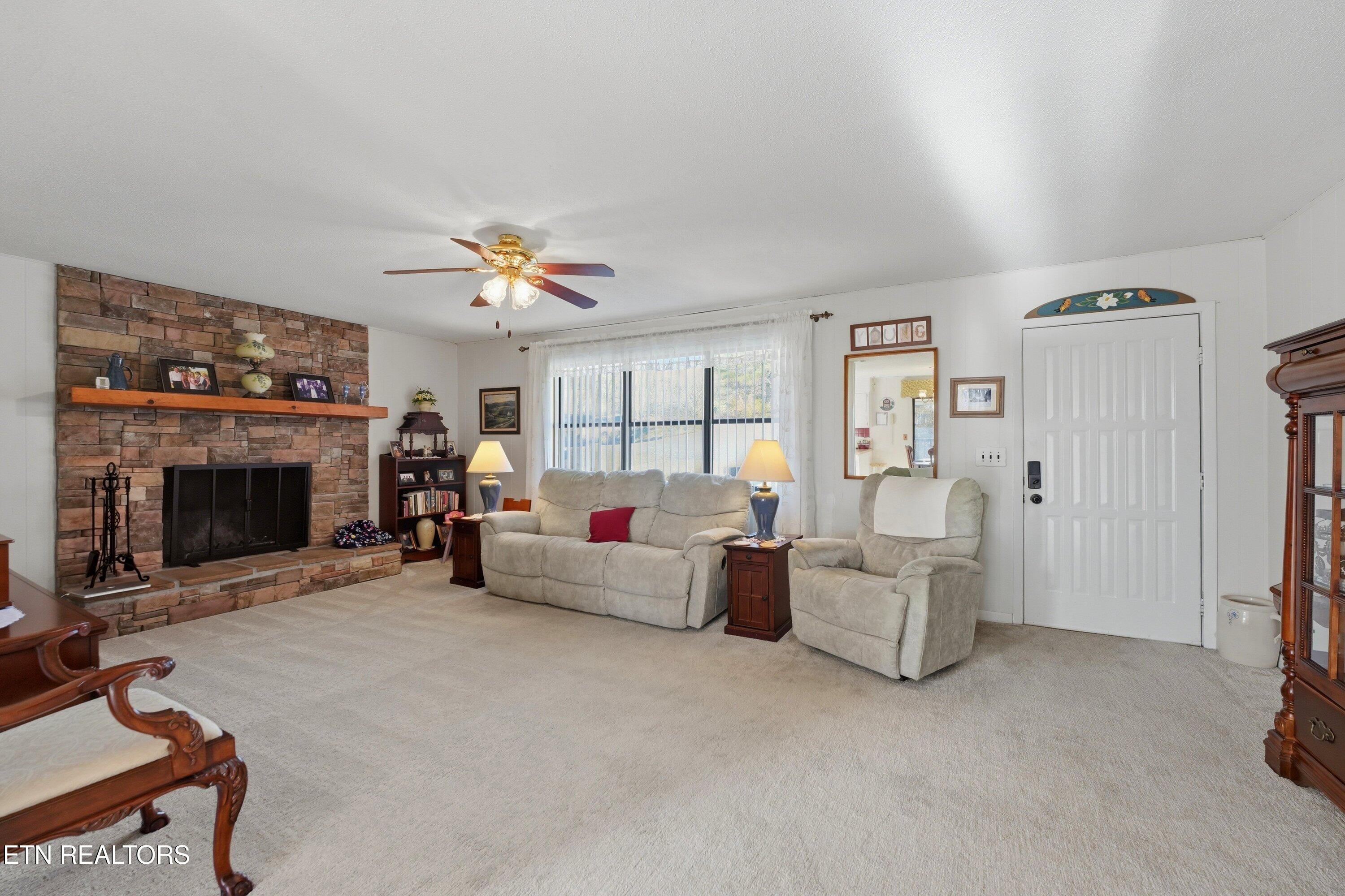 728 Schneider Lane Sevierville TN 37862
