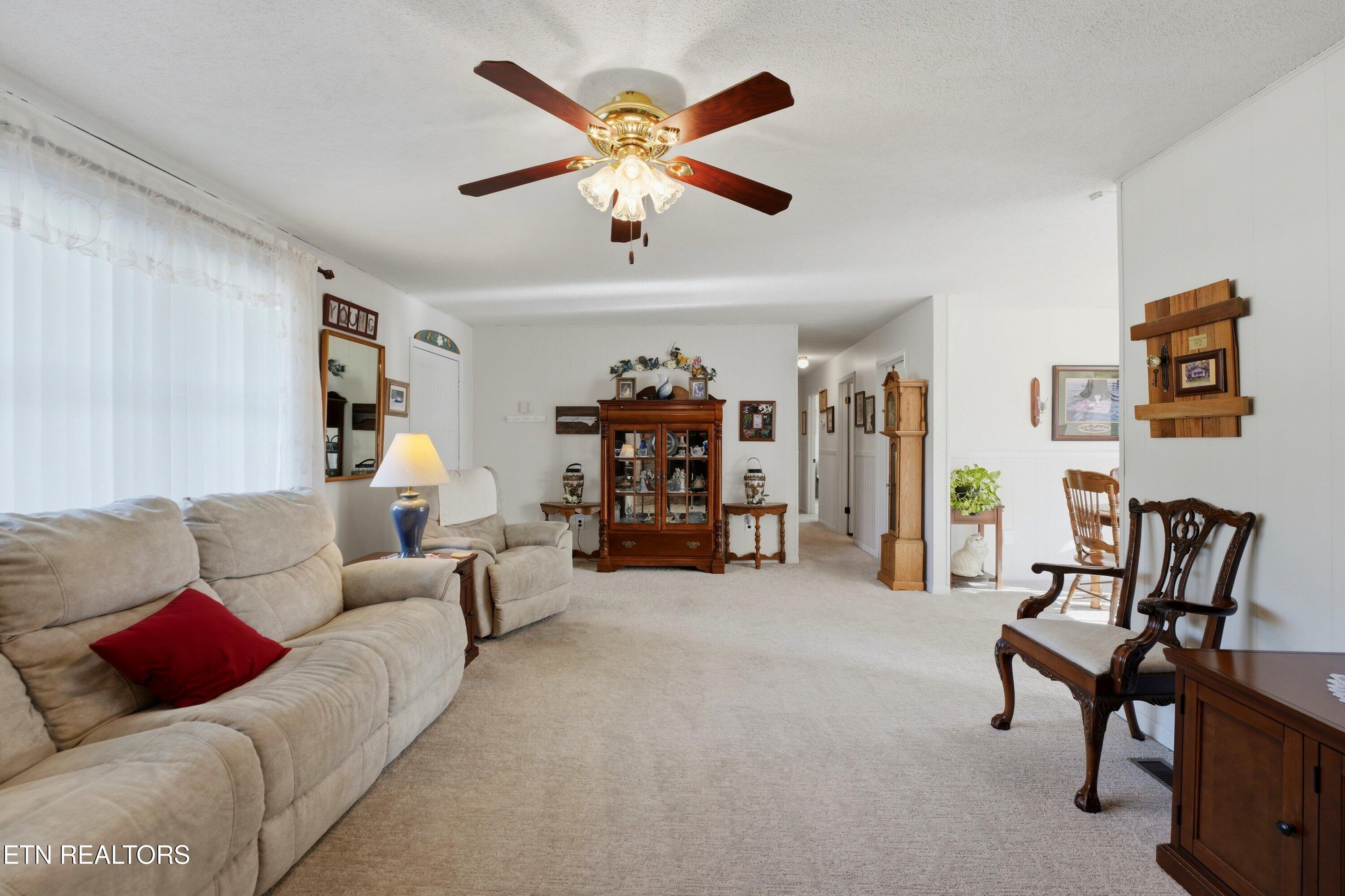 728 Schneider Lane Sevierville TN 37862