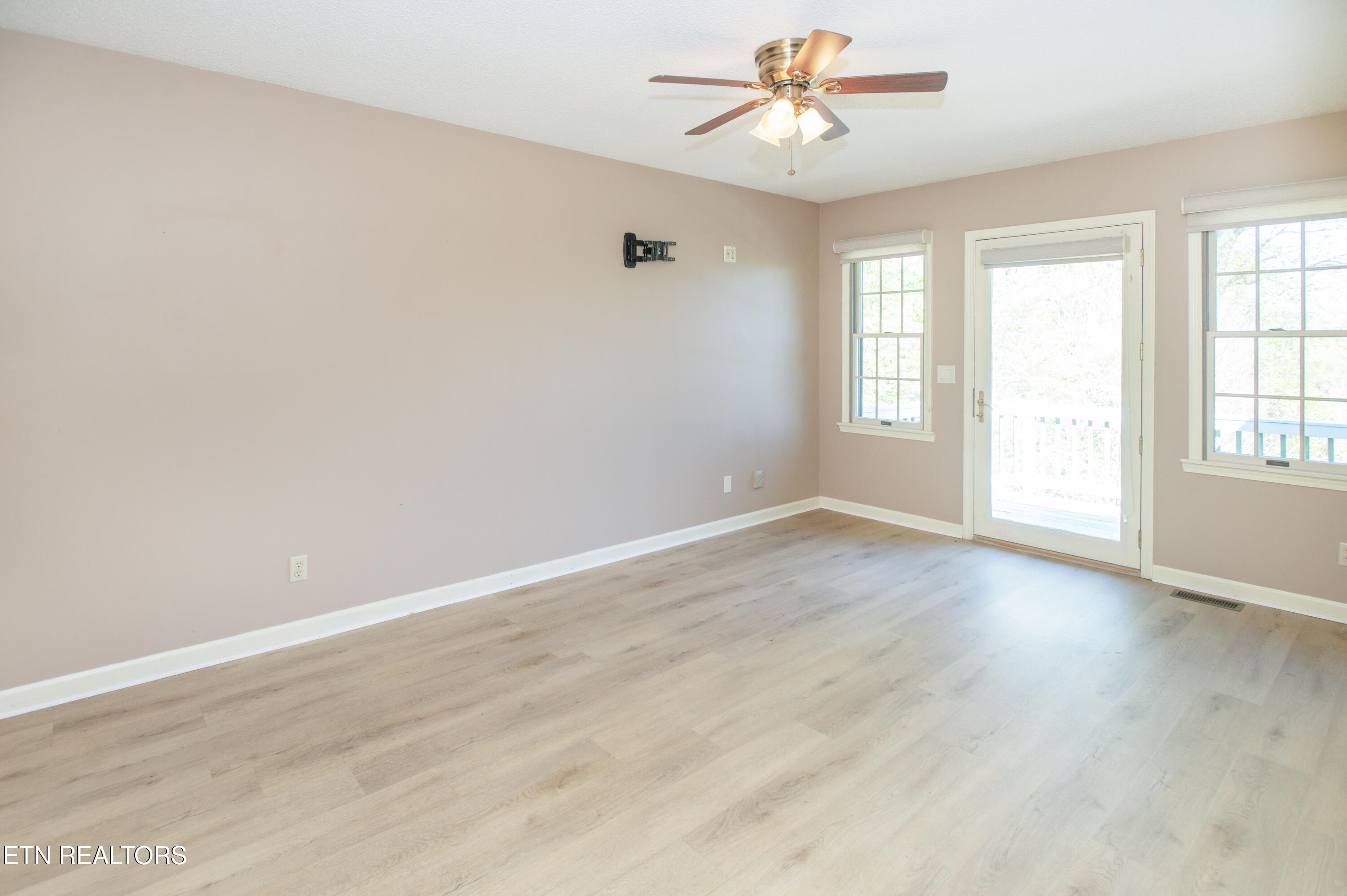 145 Chahyga Way Loudon TN 37774