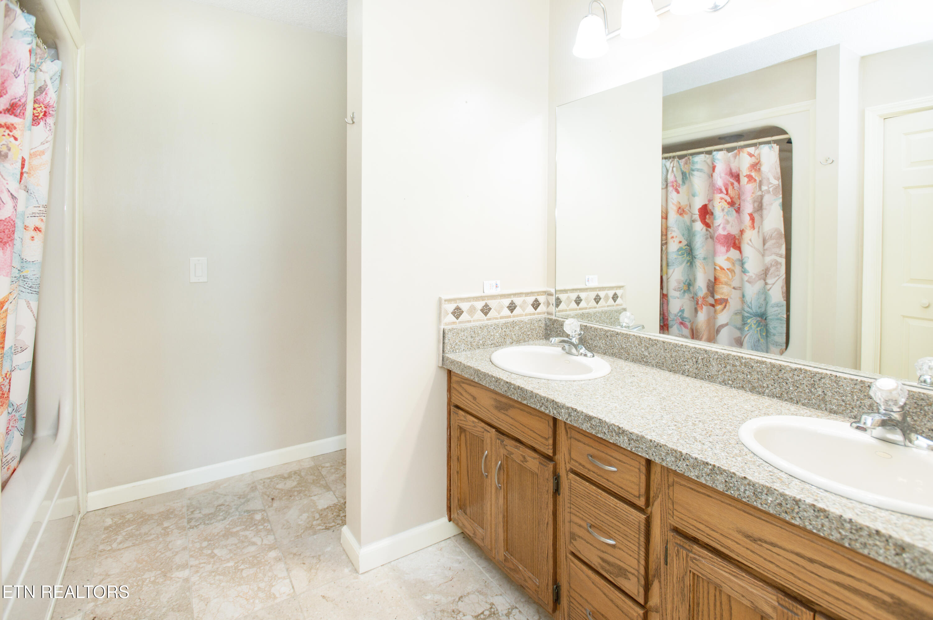 145 Chahyga Way Loudon TN 37774