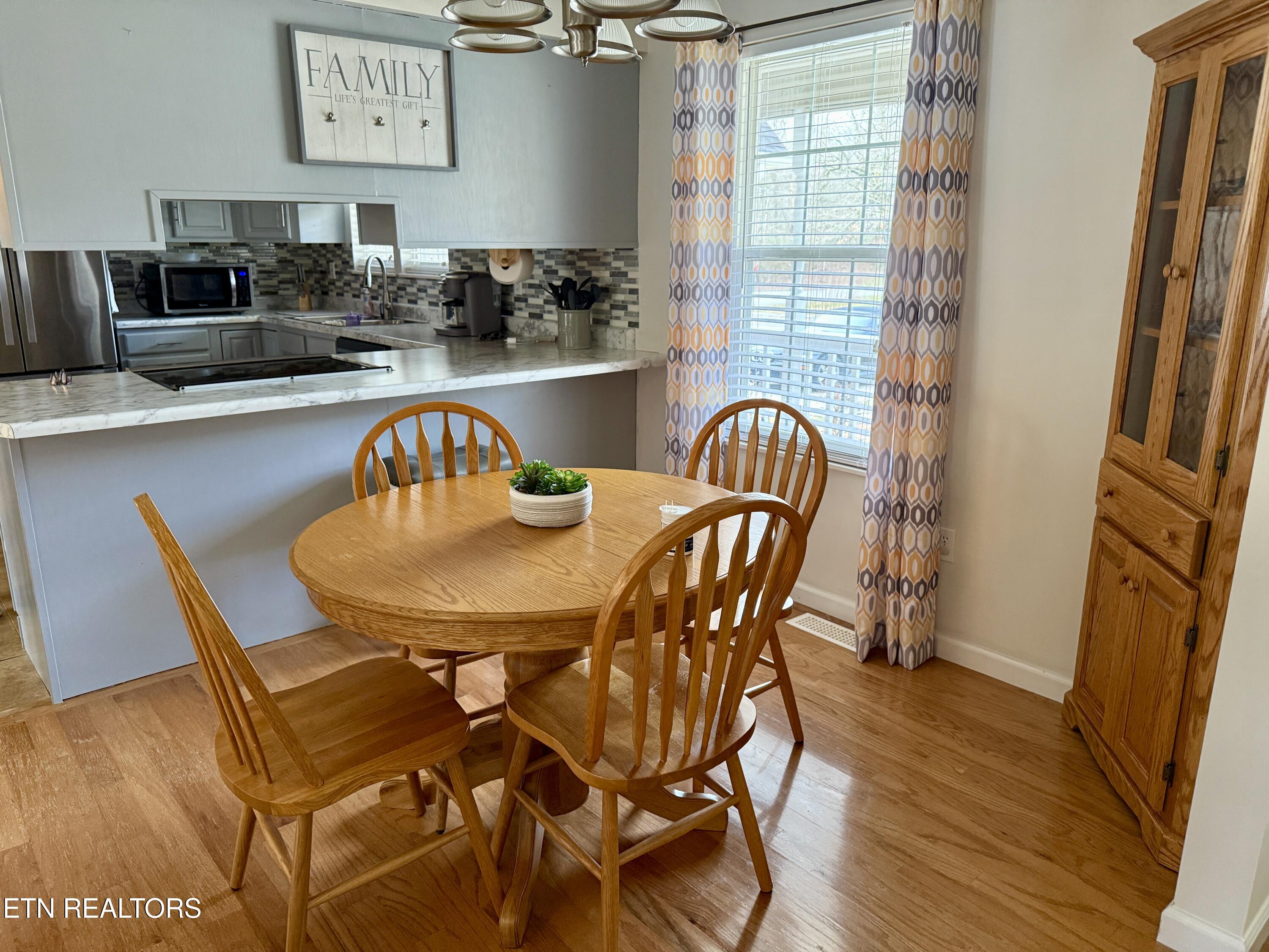 235 Van Stowe Road Harriman TN 37748