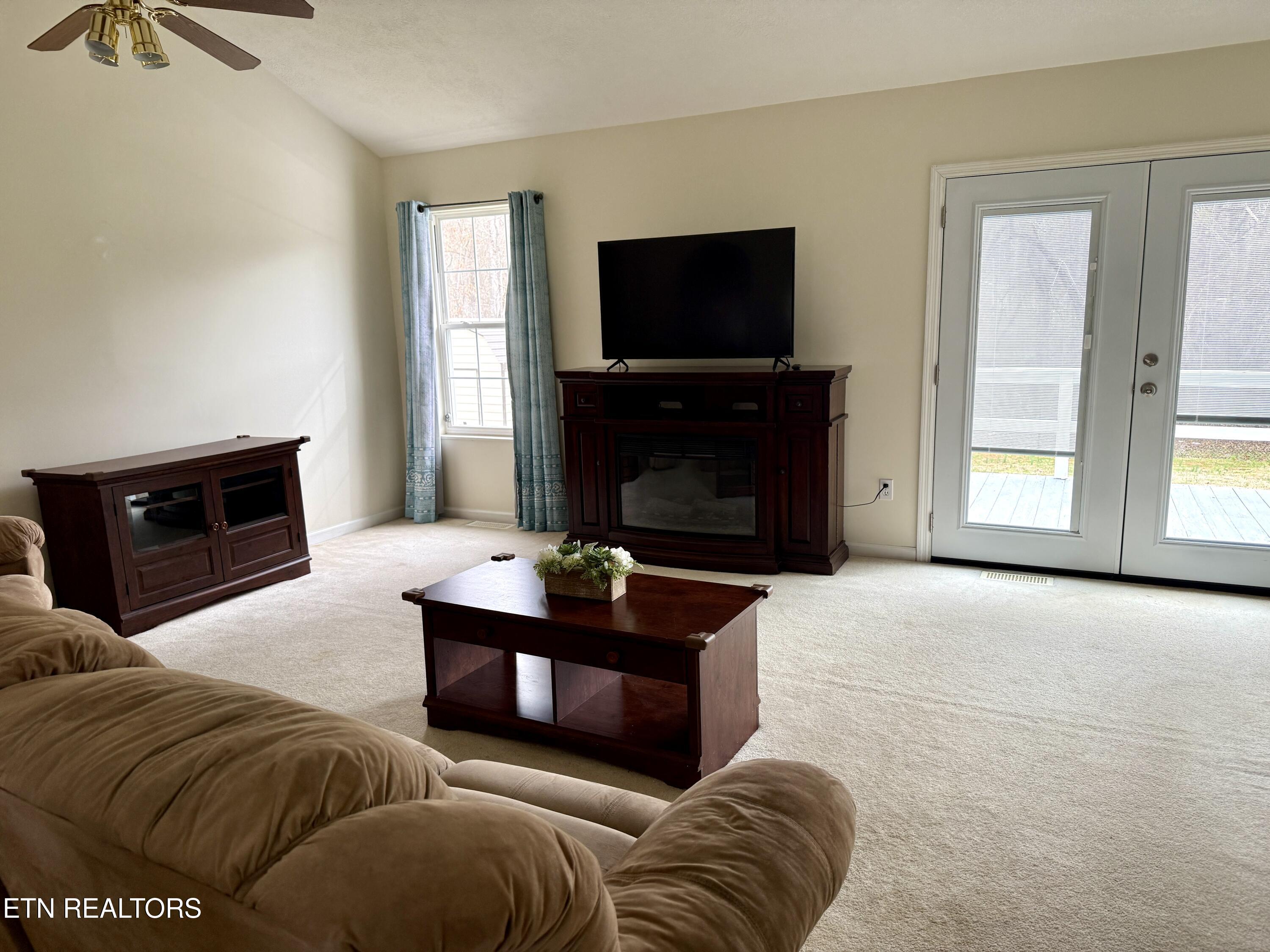 235 Van Stowe Road Harriman TN 37748