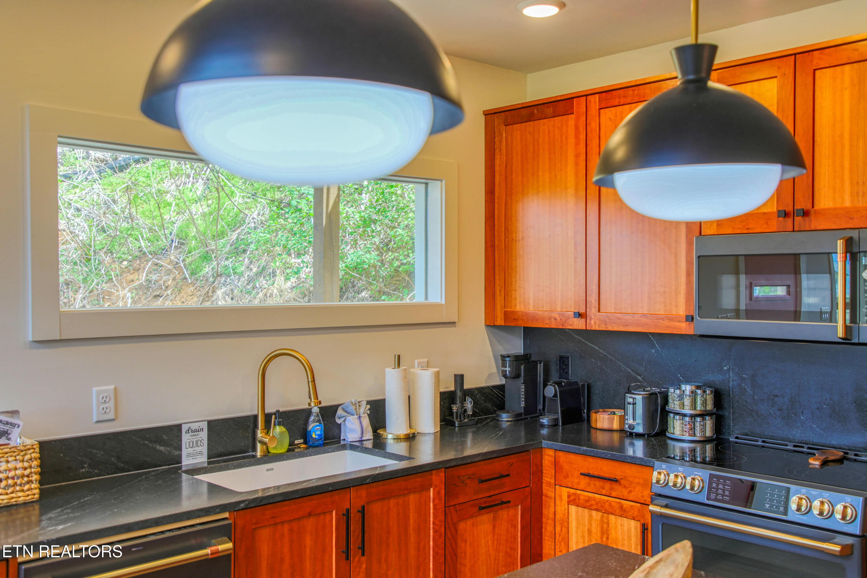 3322 Sugar Maple Loop Road Sevierville TN 37862