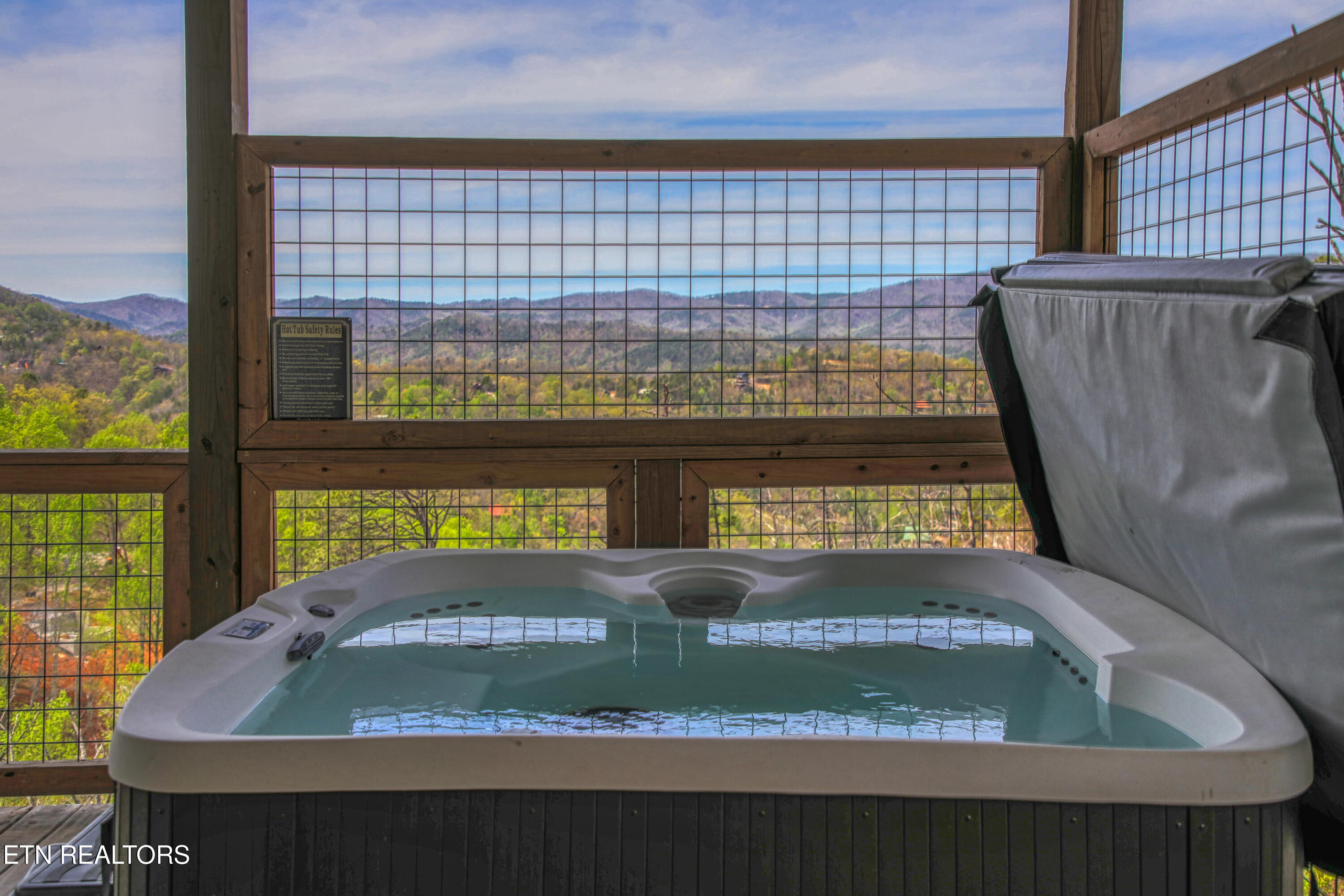 3322 Sugar Maple Loop Road Sevierville TN 37862
