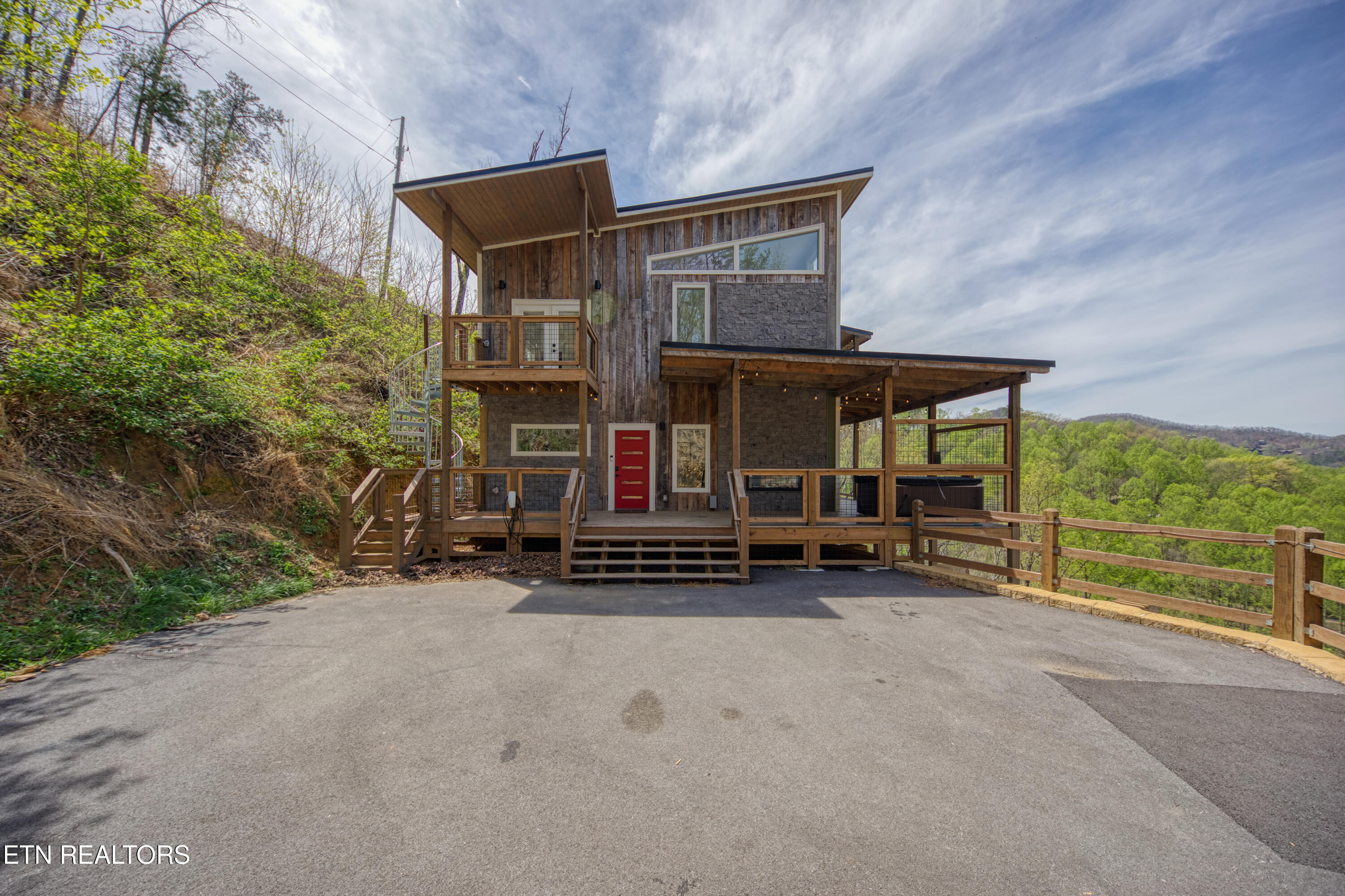 3322 Sugar Maple Loop Road Sevierville TN 37862