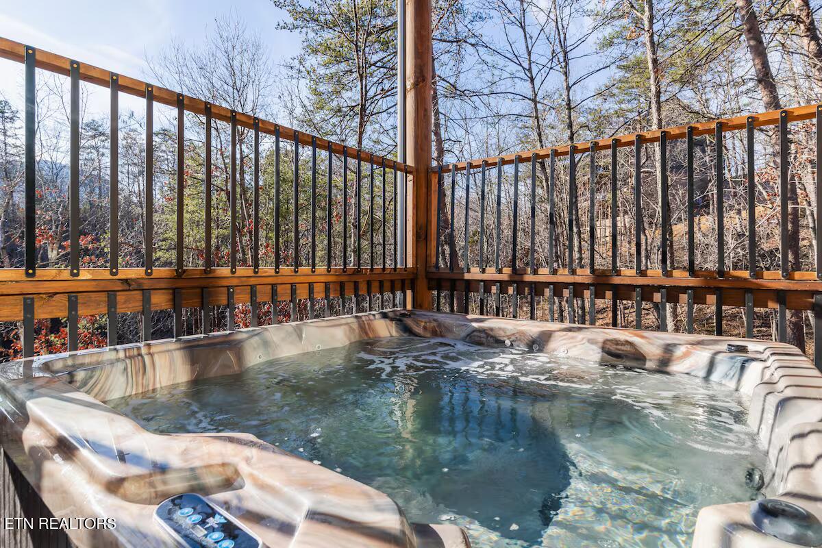 2110 Elk Pass Lane Sevierville TN 37876