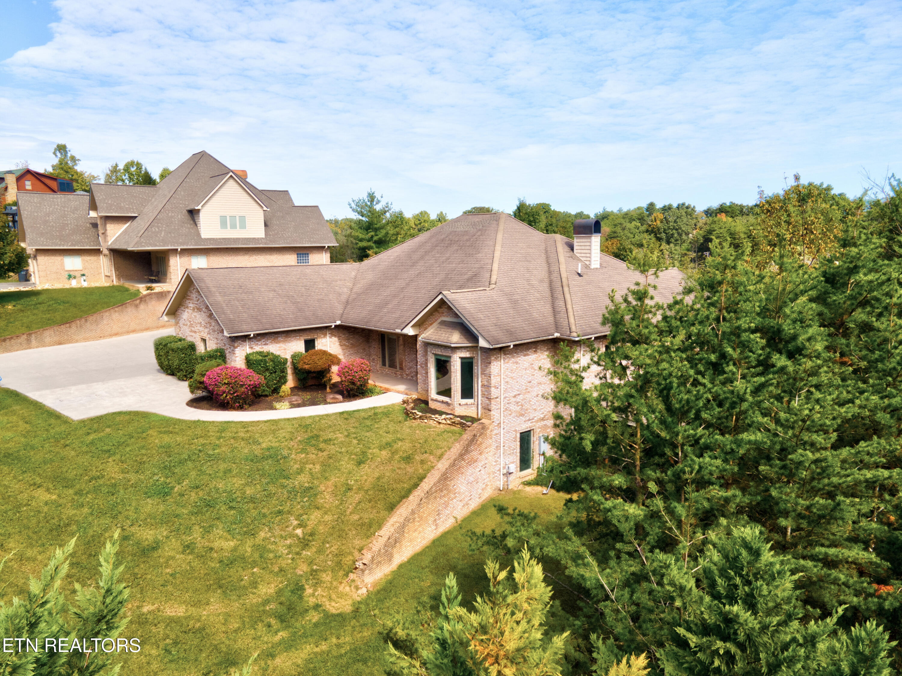 544 Kings Hills Boulevard Pigeon Forge TN 37863
