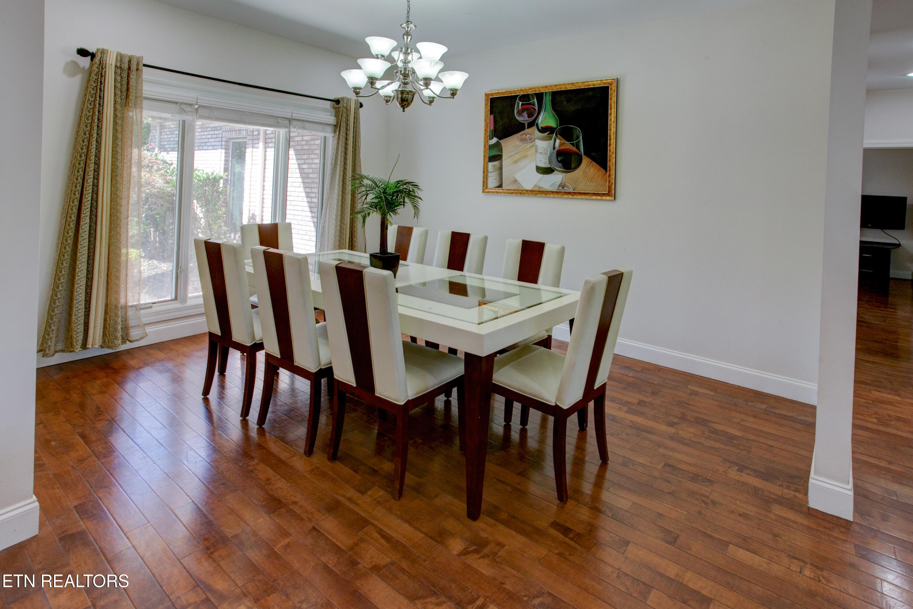 544 Kings Hills Boulevard Pigeon Forge TN 37863
