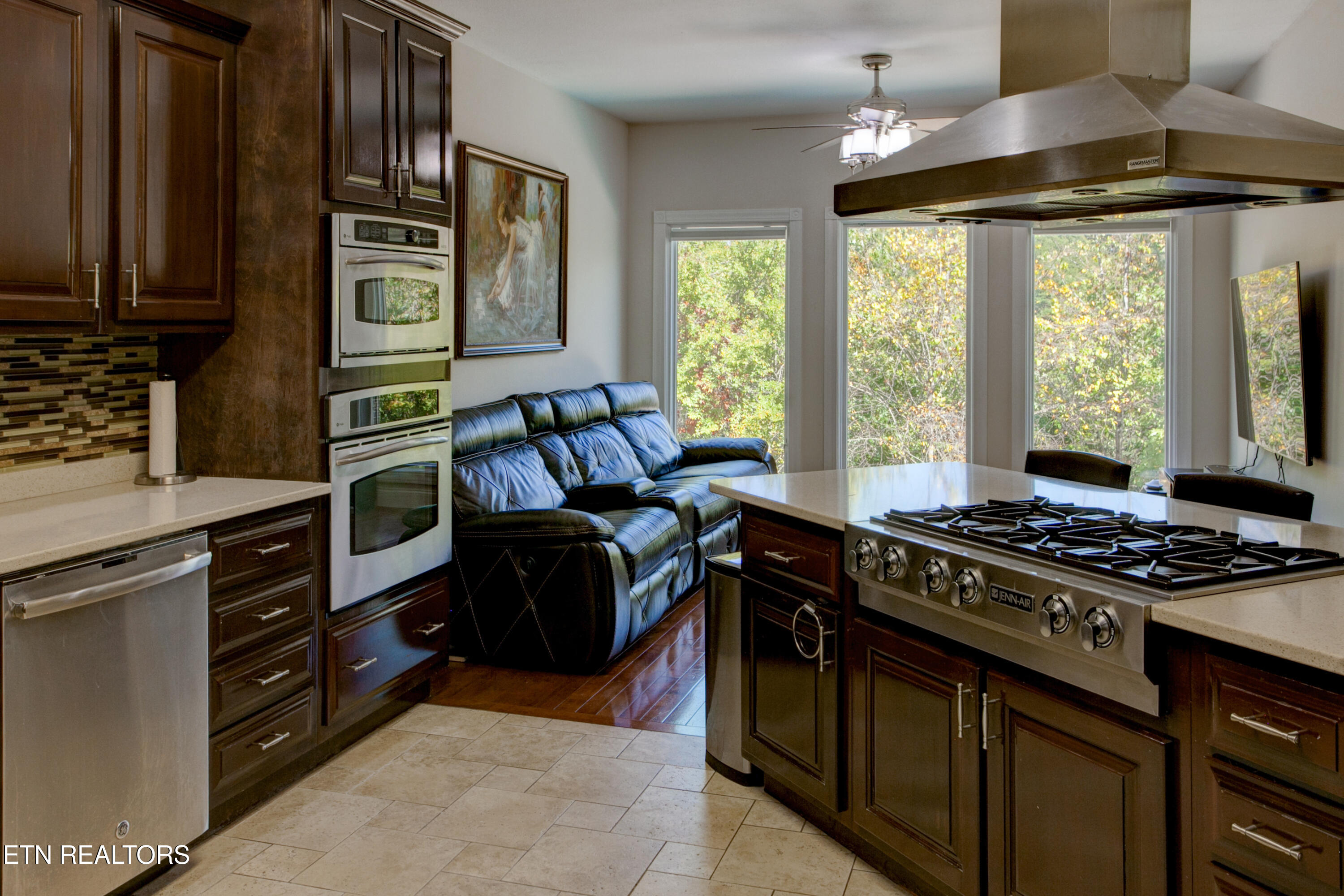 544 Kings Hills Boulevard Pigeon Forge TN 37863