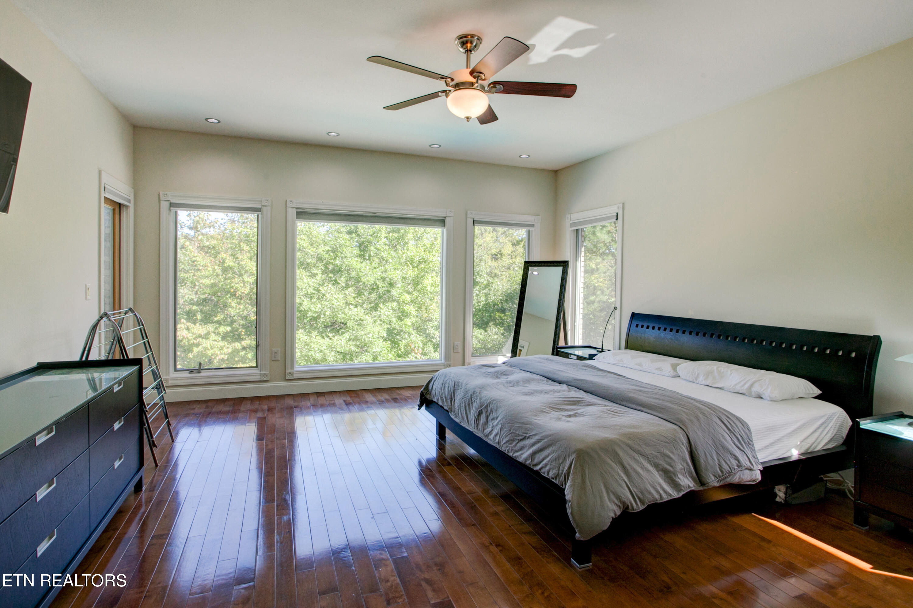 544 Kings Hills Boulevard Pigeon Forge TN 37863
