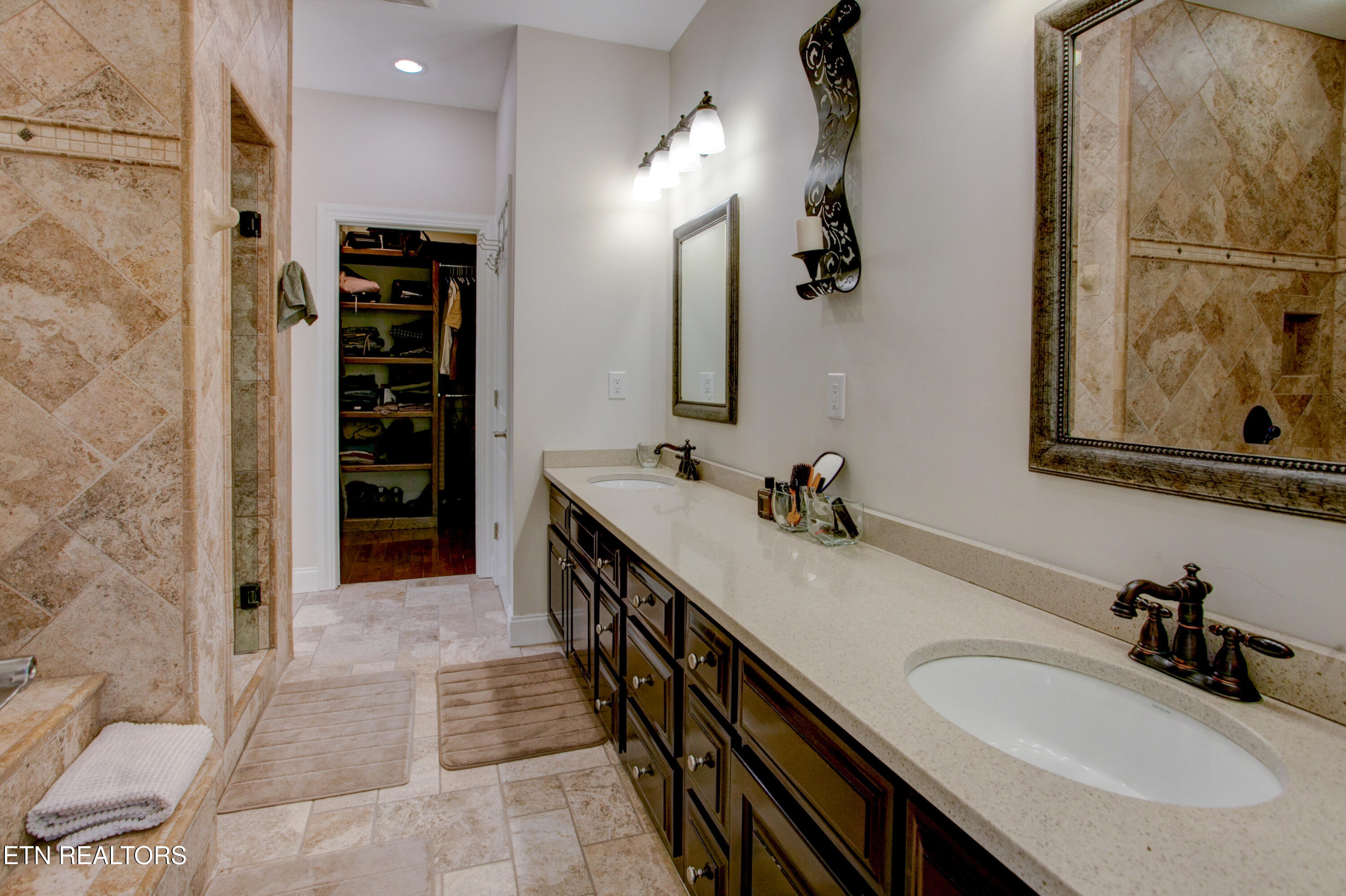 544 Kings Hills Boulevard Pigeon Forge TN 37863