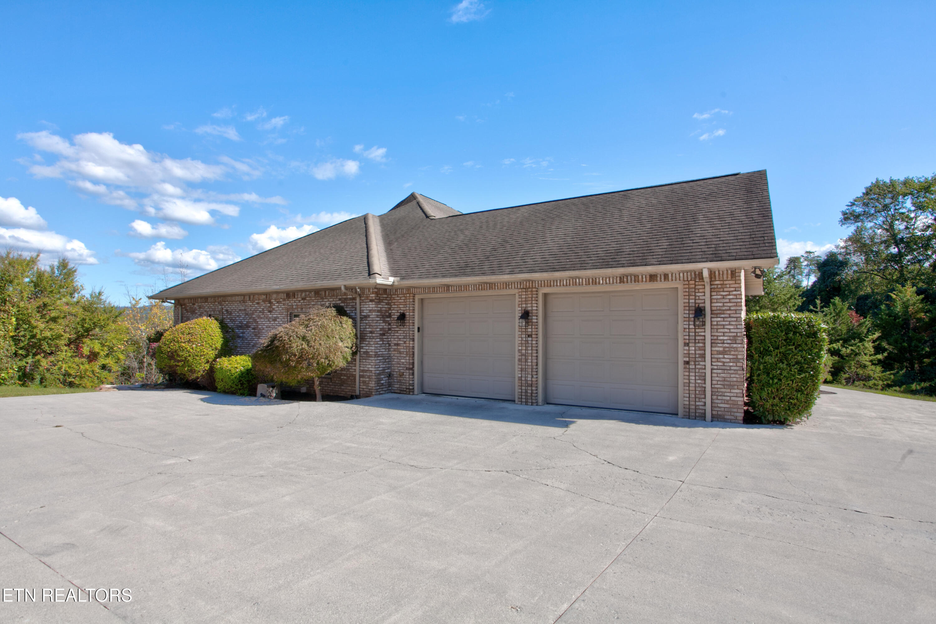 544 Kings Hills Boulevard Pigeon Forge TN 37863