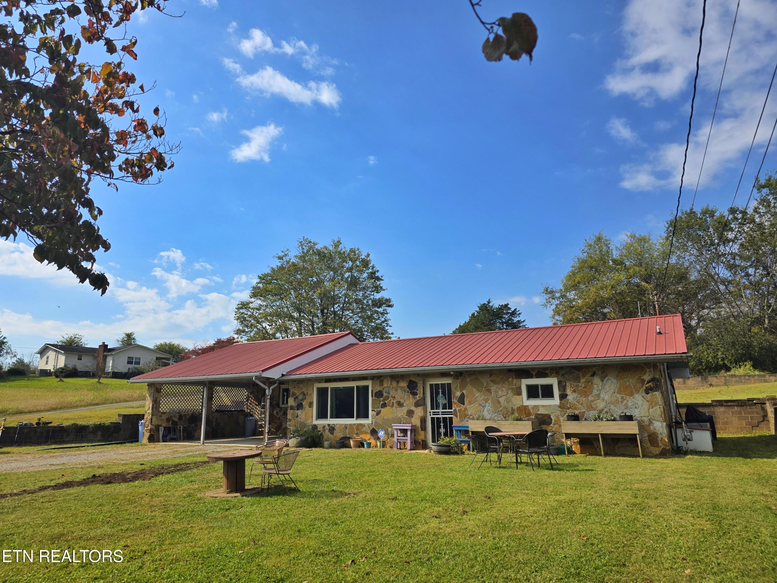 539 Offutt Road Clinton TN 37716