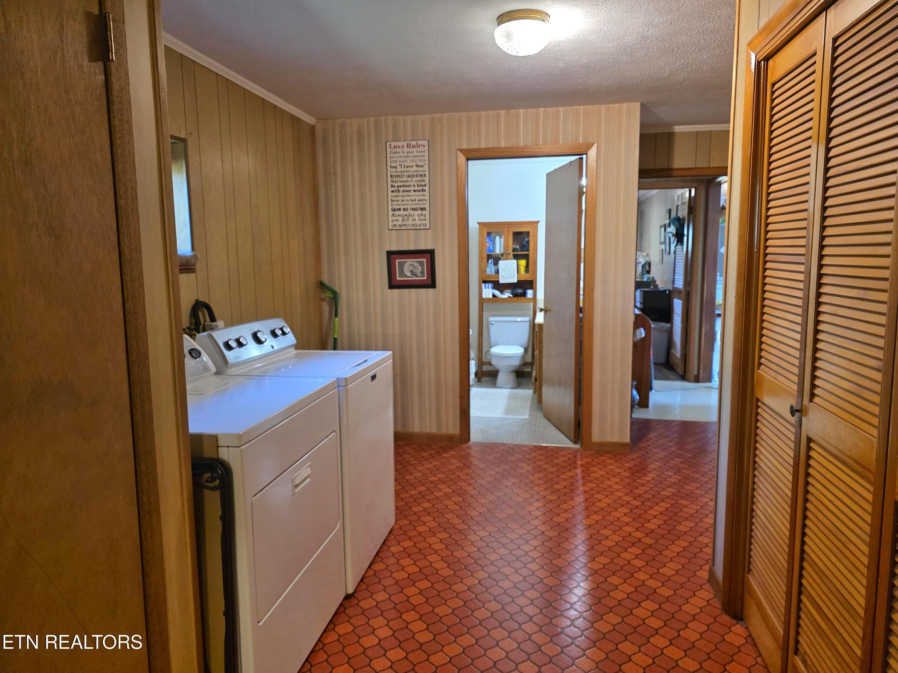 539 Offutt Road Clinton TN 37716