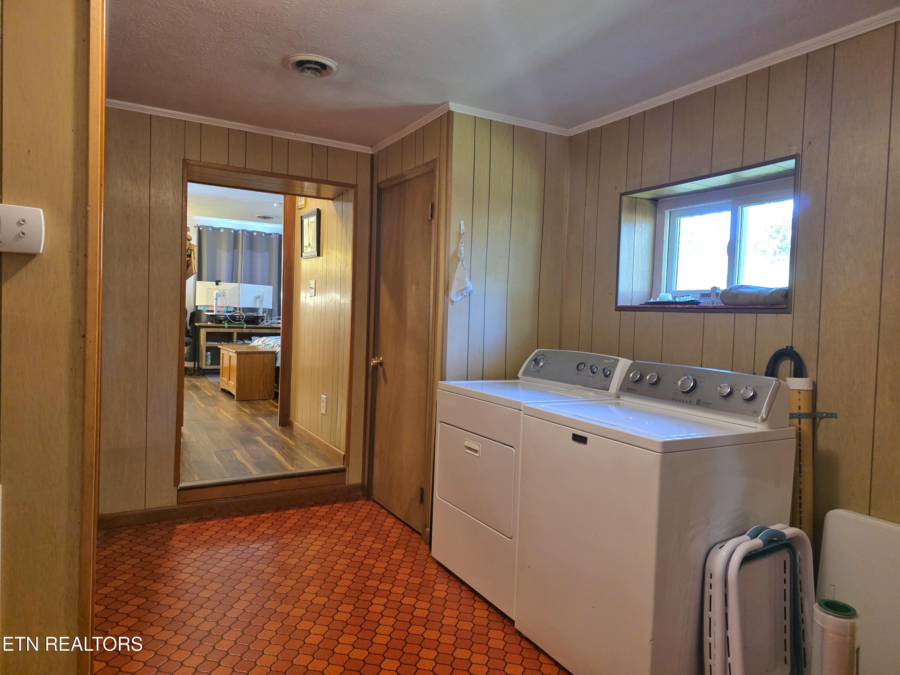 539 Offutt Road Clinton TN 37716