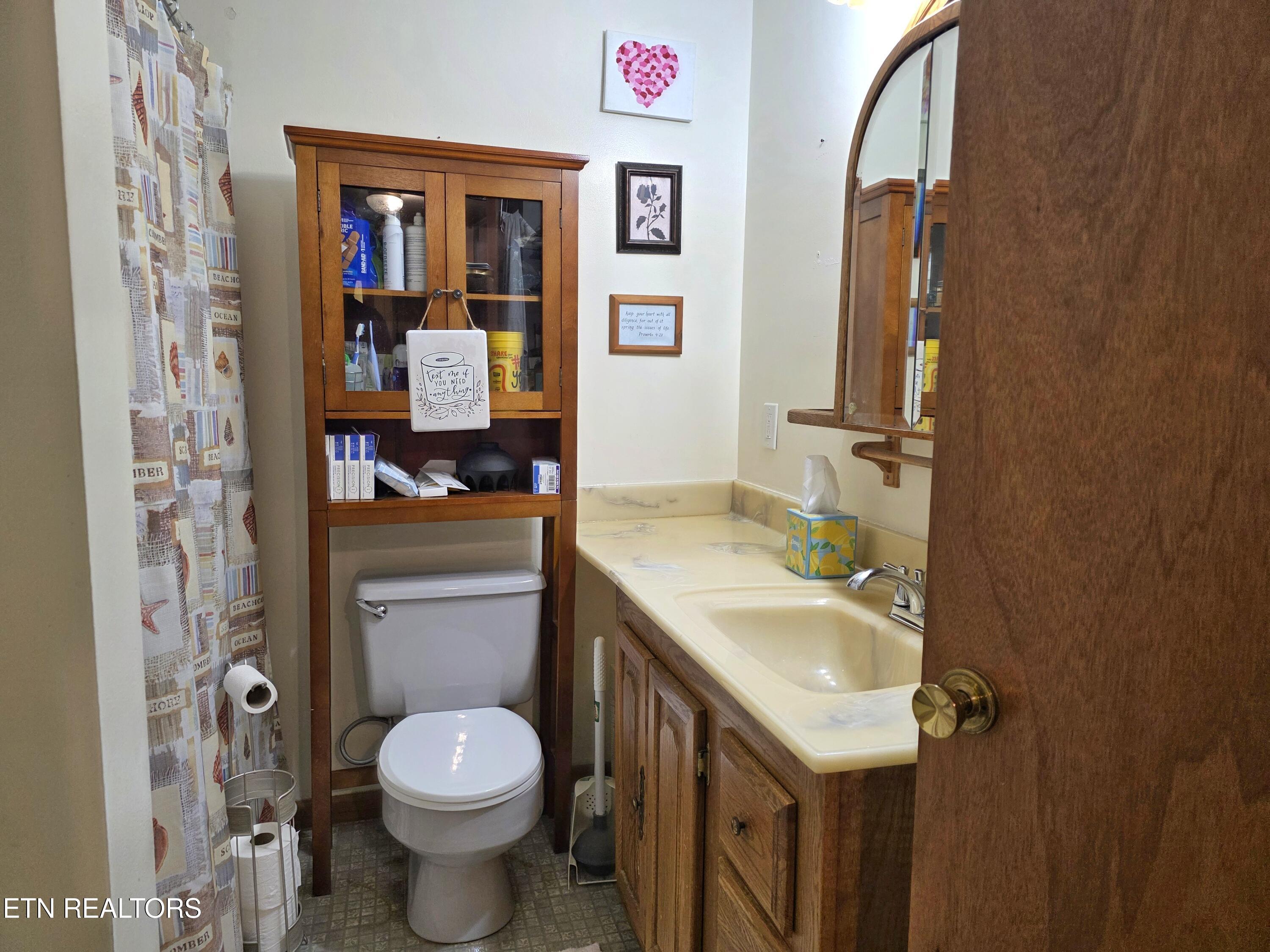 539 Offutt Road Clinton TN 37716