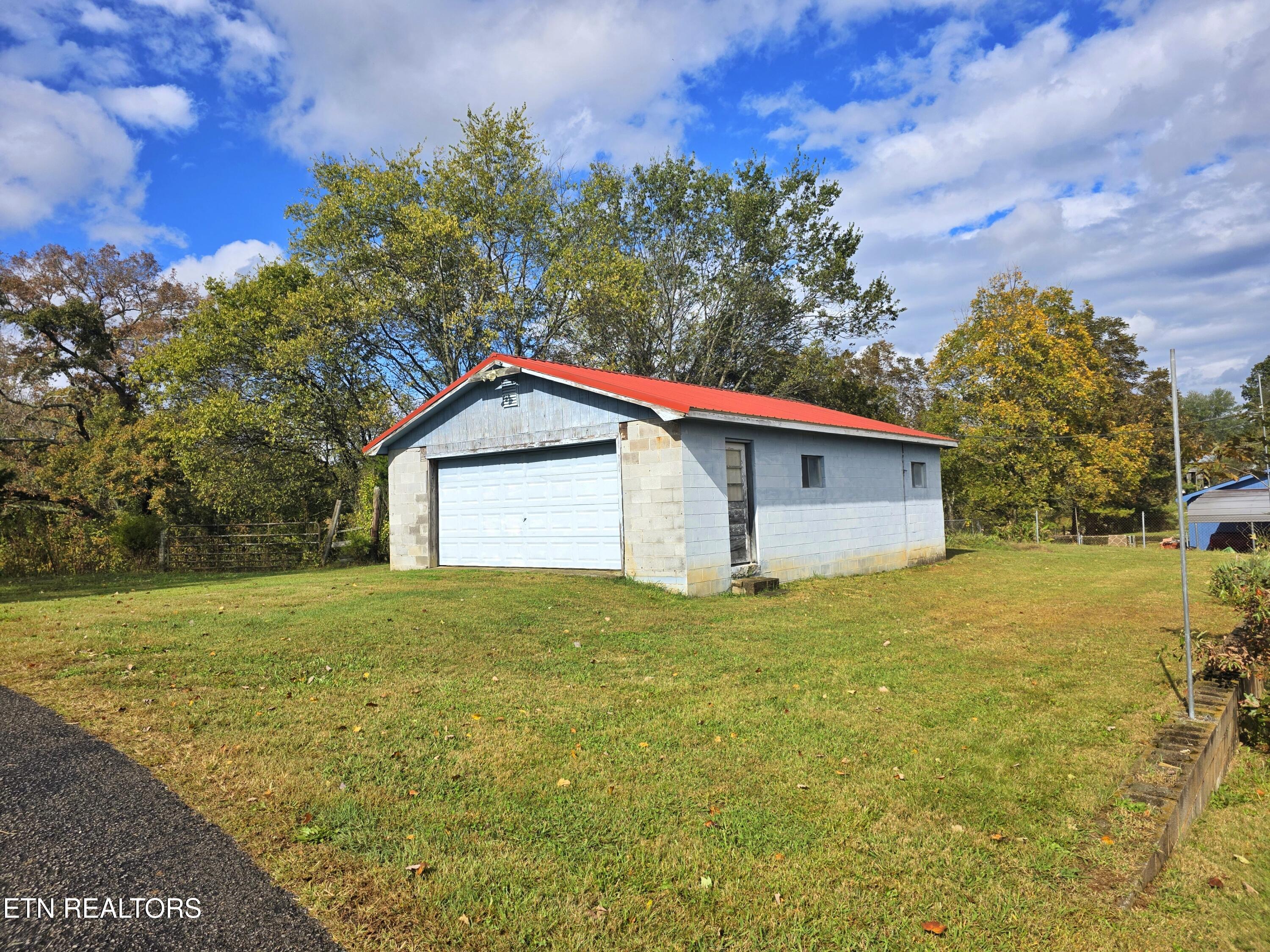 539 Offutt Road Clinton TN 37716