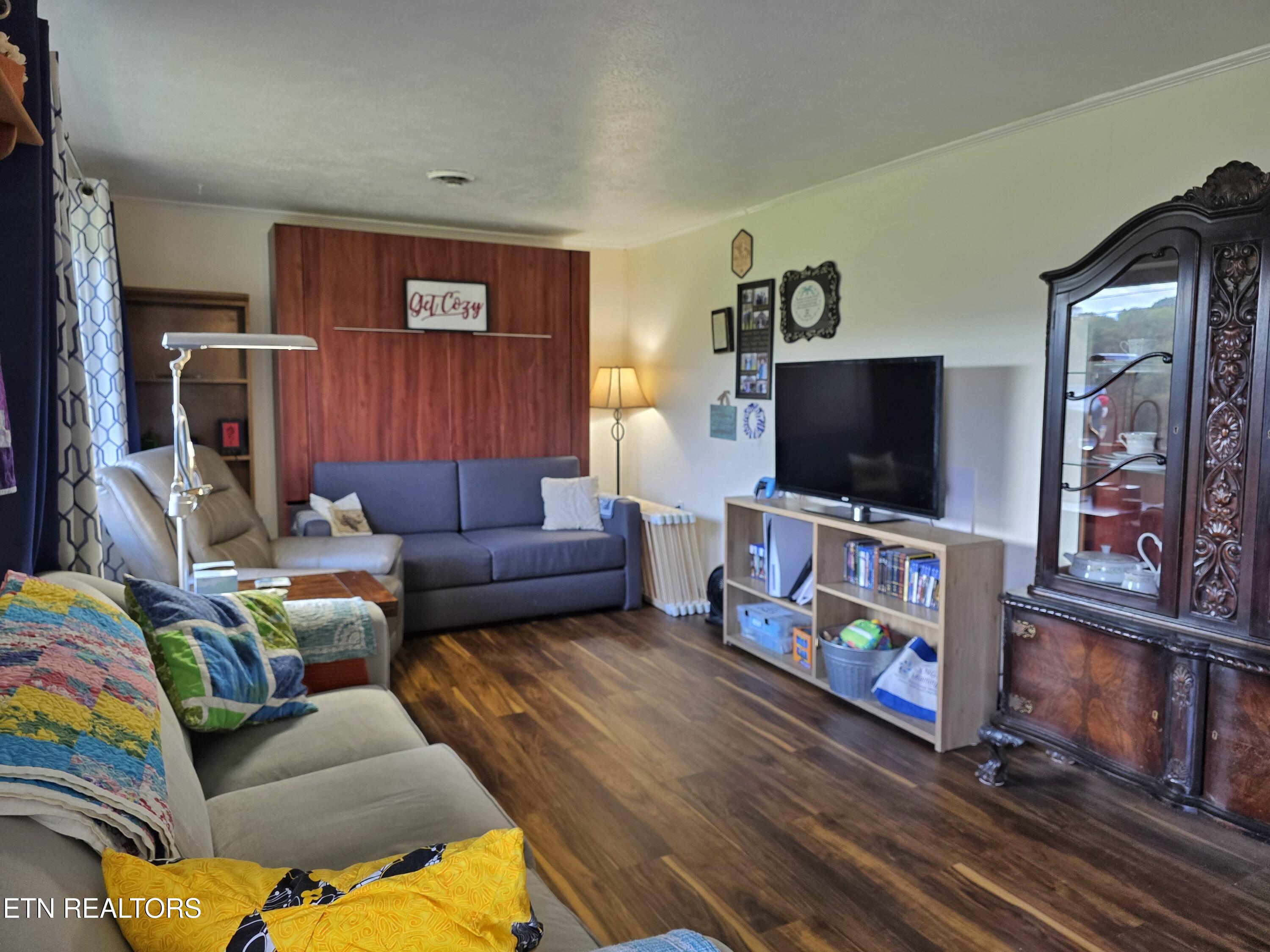 539 Offutt Road Clinton TN 37716