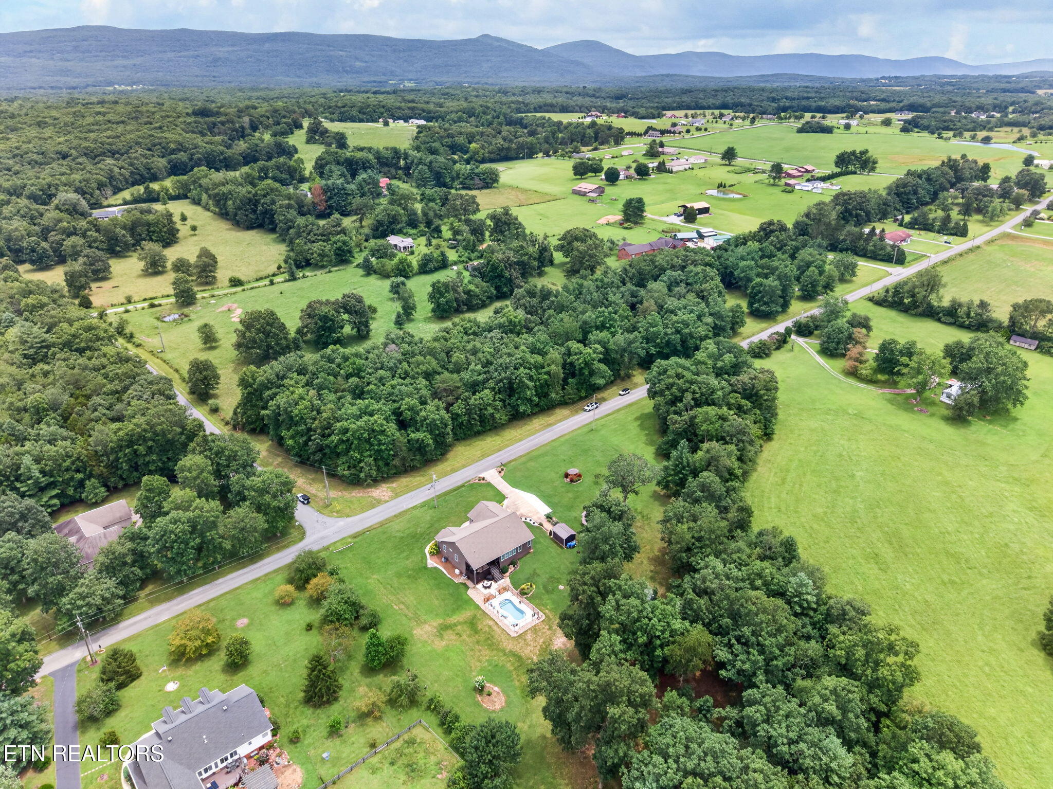 359 Hillendale Acres Lane Crossville TN 38572