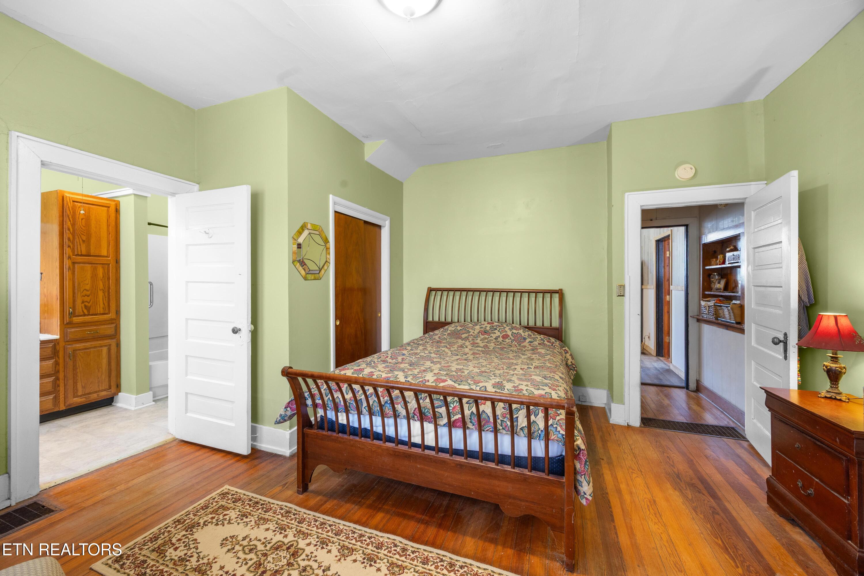 2411 Highland Drive Knoxville TN 37918
