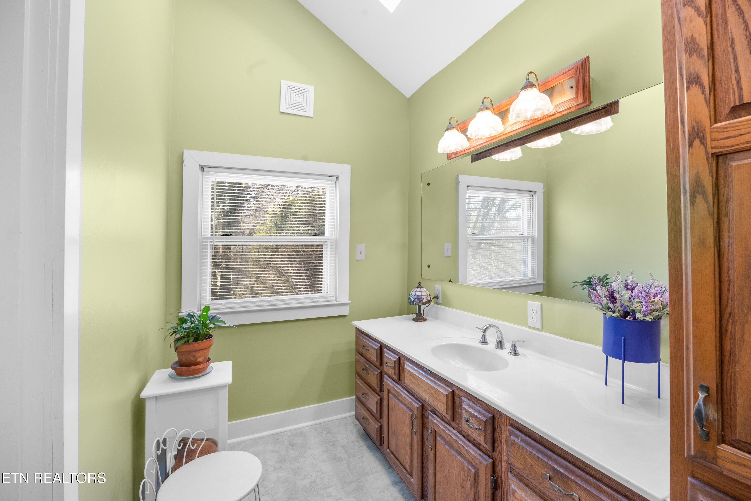 2411 Highland Drive Knoxville TN 37918