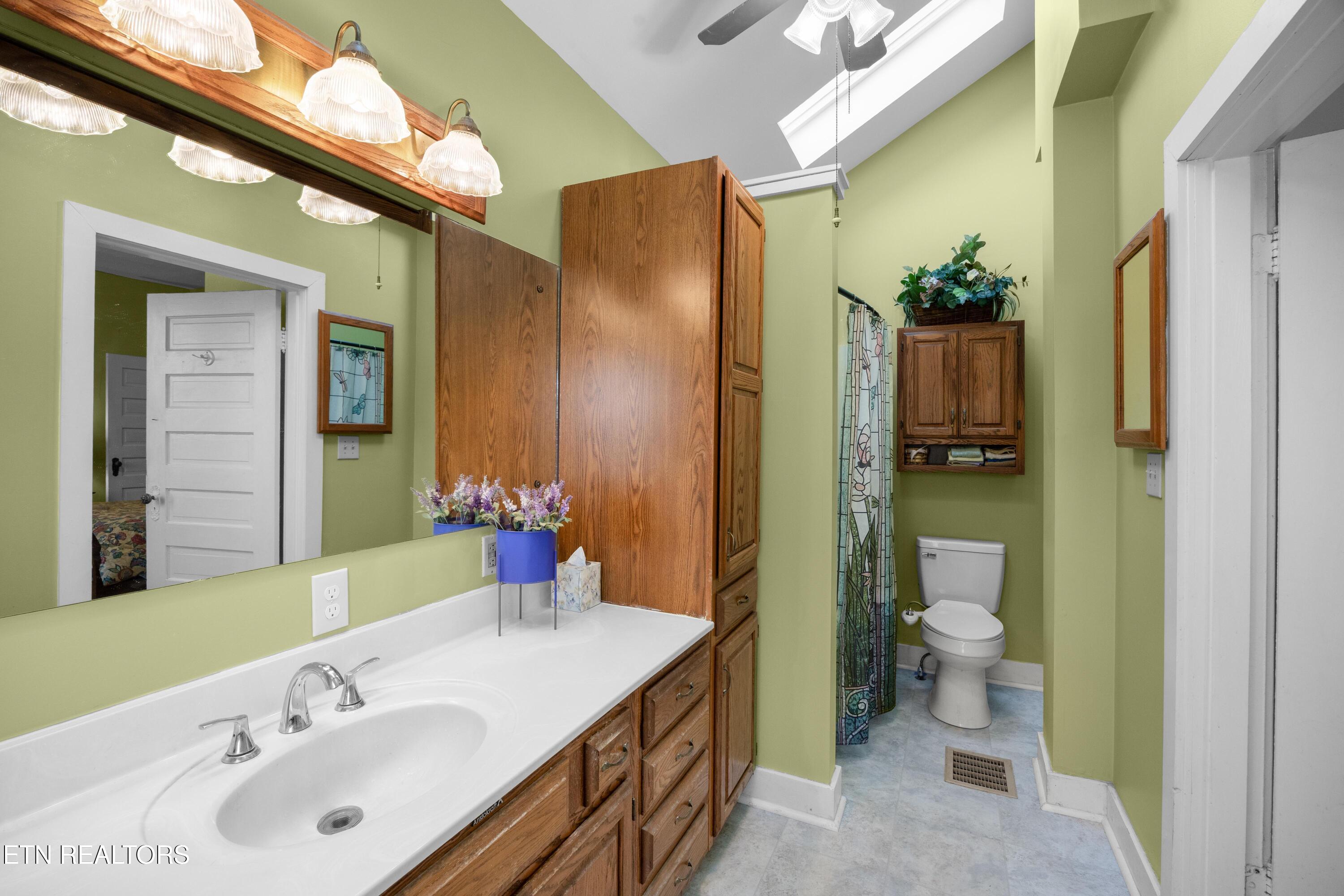 2411 Highland Drive Knoxville TN 37918
