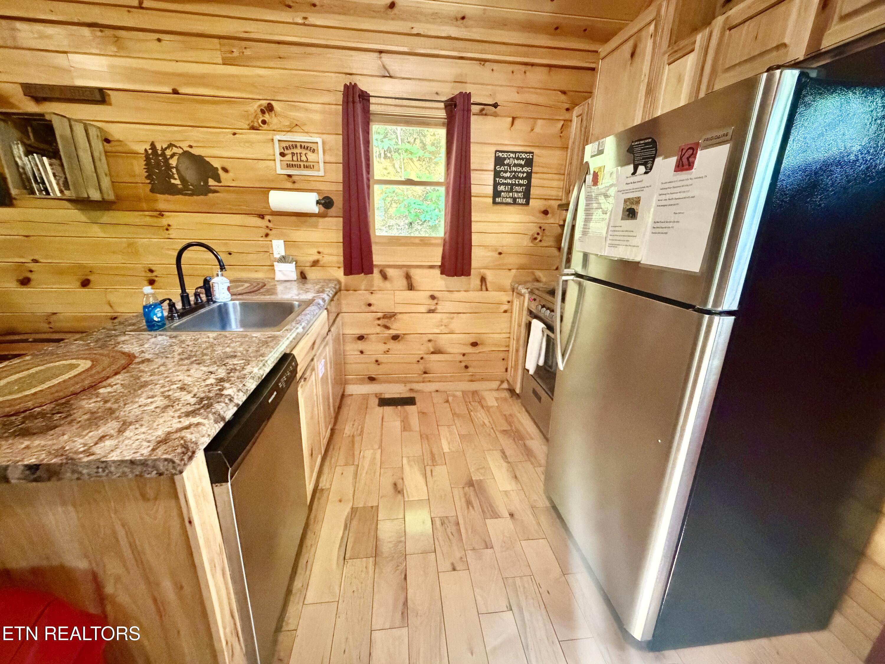 411 Abrams Falls Way Gatlinburg TN 37738