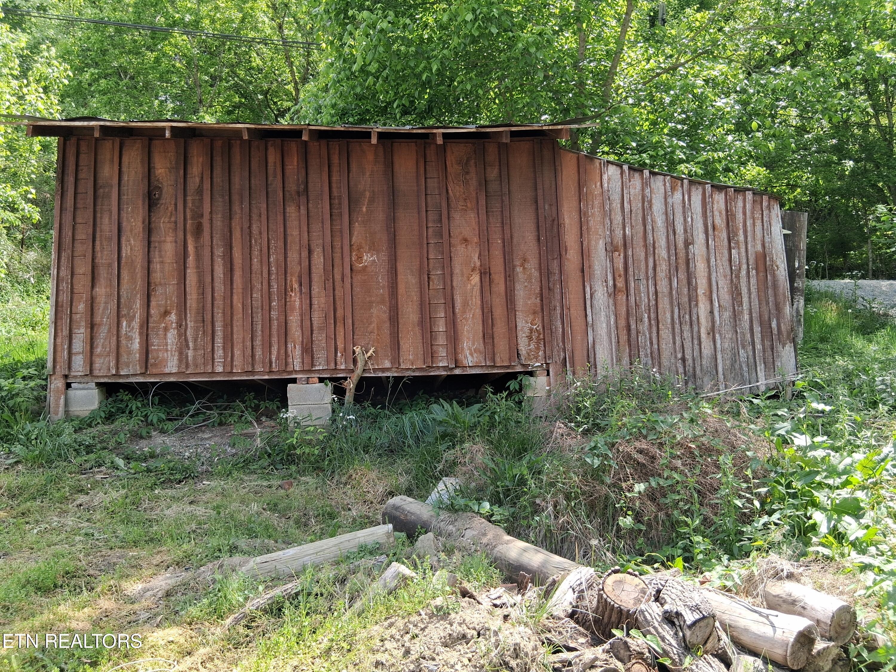 1732 Branam Hill Road Jellico TN 37762