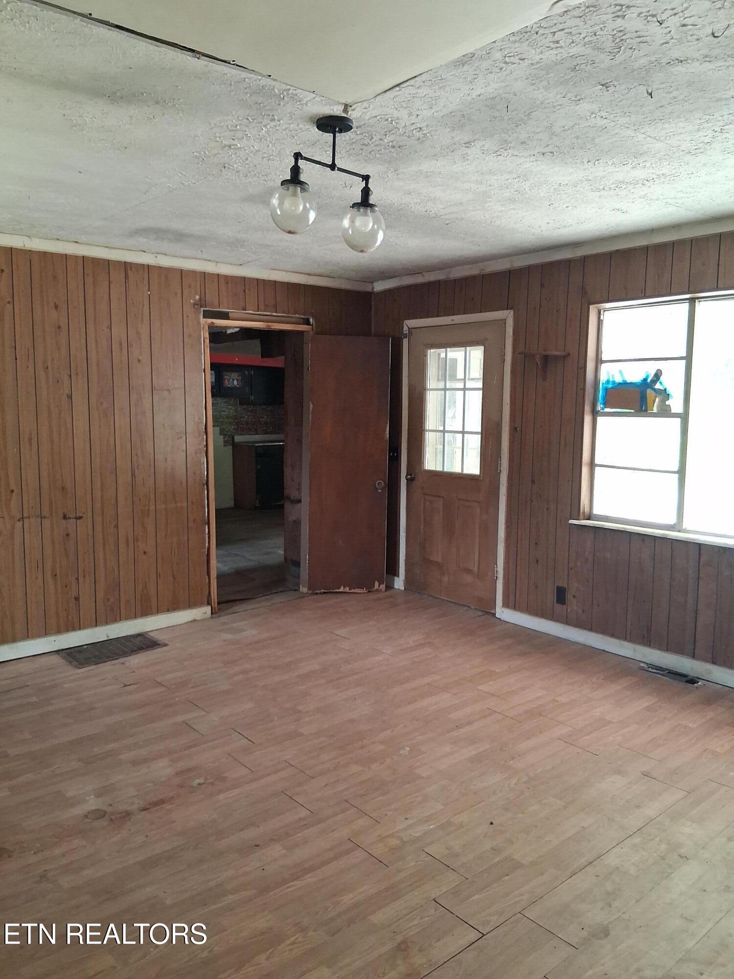 1732 Branam Hill Road Jellico TN 37762