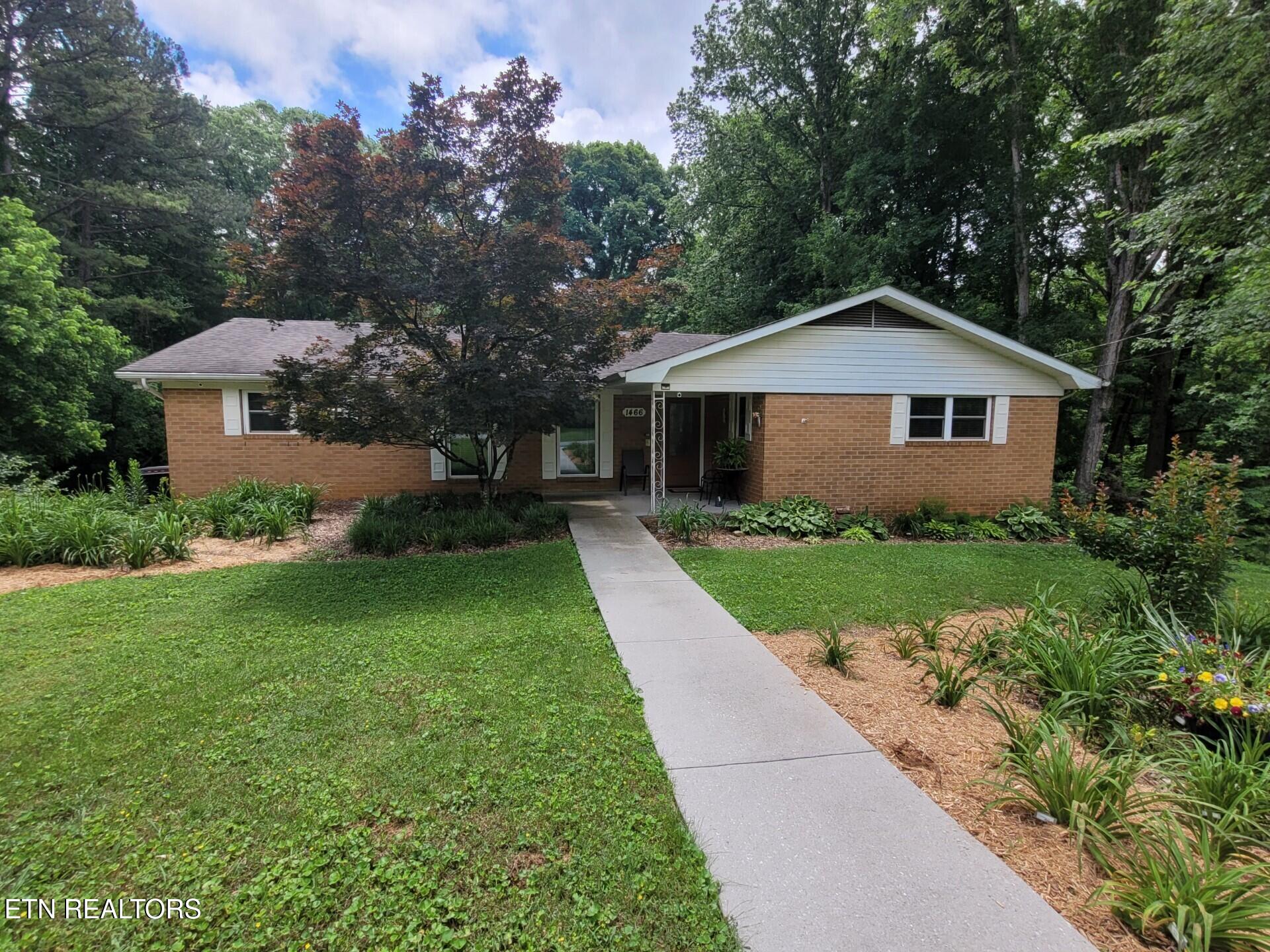 1466 Hillvale Road Louisville TN 37777