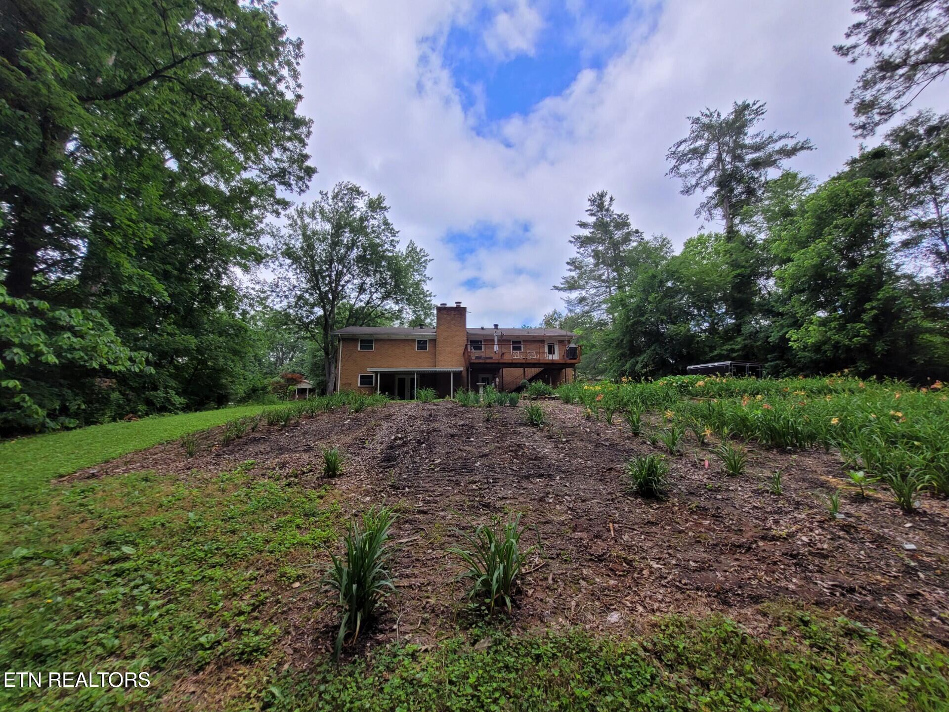 1466 Hillvale Road Louisville TN 37777