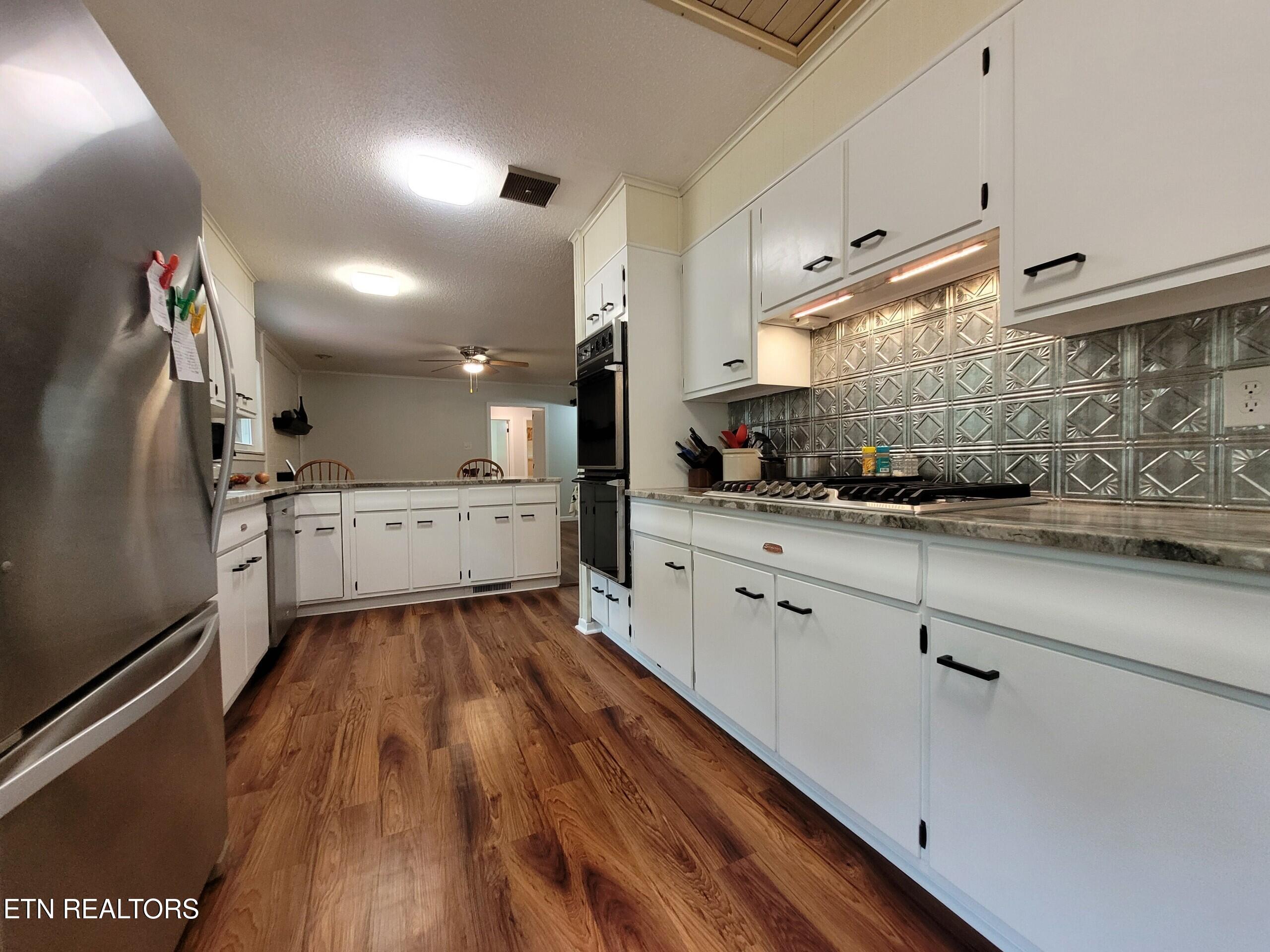 1466 Hillvale Road Louisville TN 37777