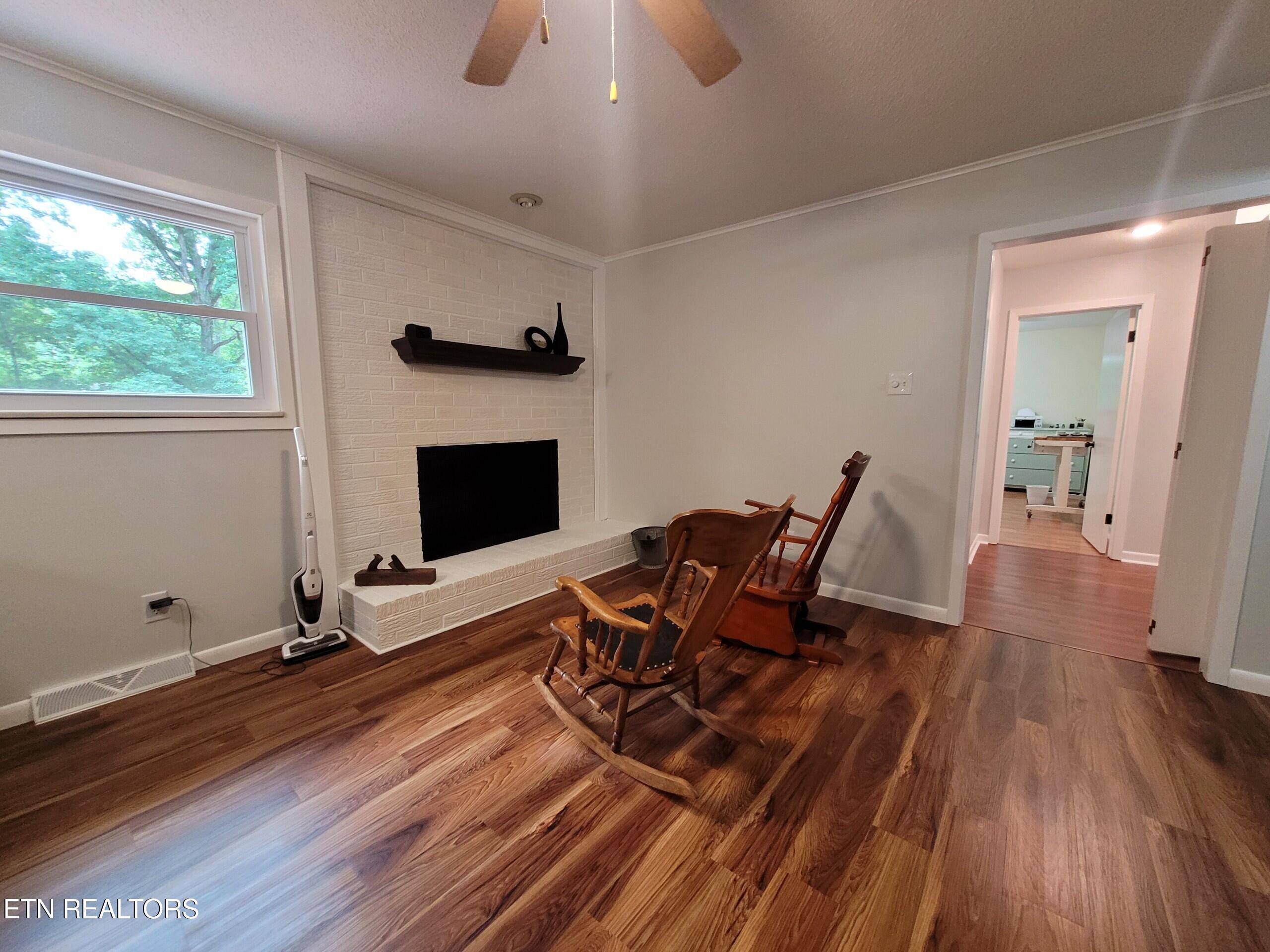 1466 Hillvale Road Louisville TN 37777
