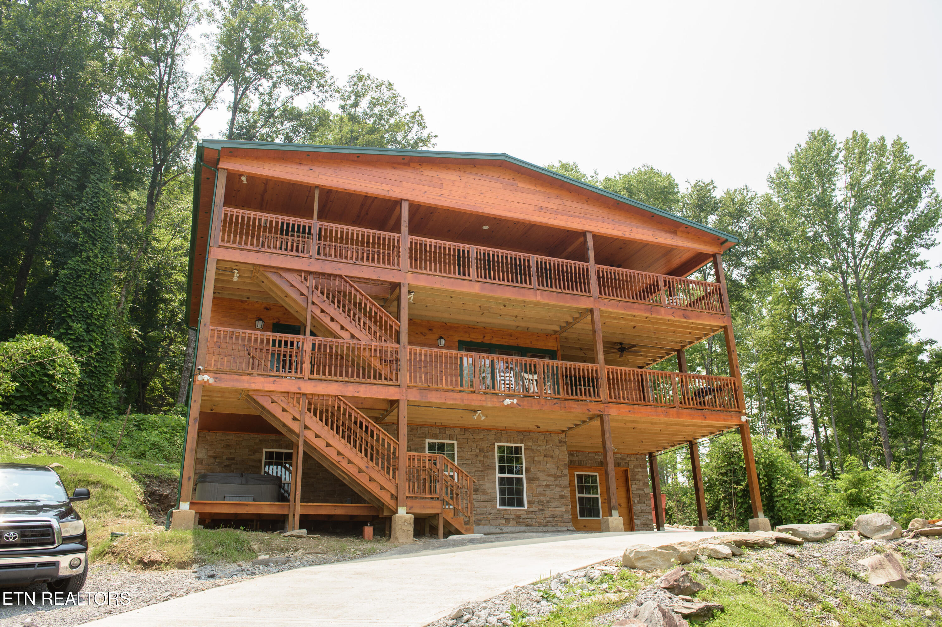 363 Lewis Clabo Road Gatlinburg TN 37738