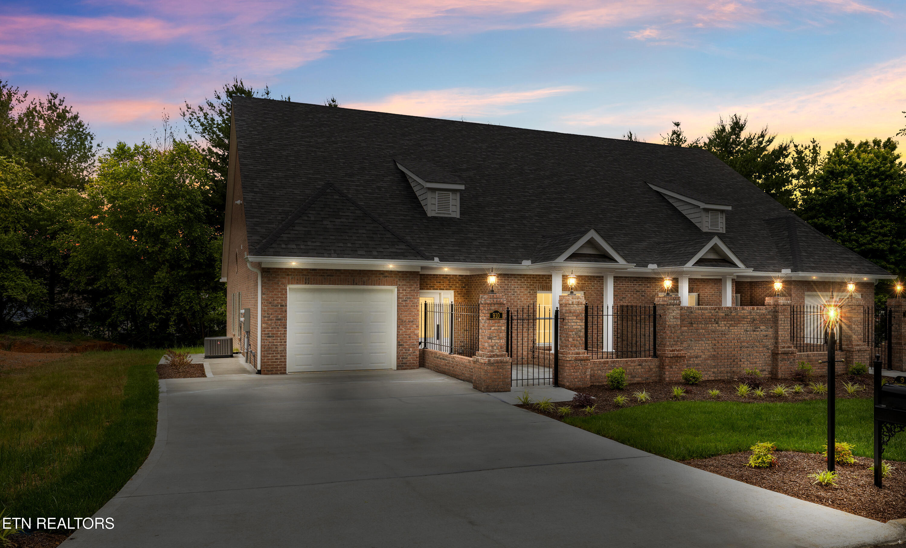 910 Fine Glen Drive Sevierville TN 37862