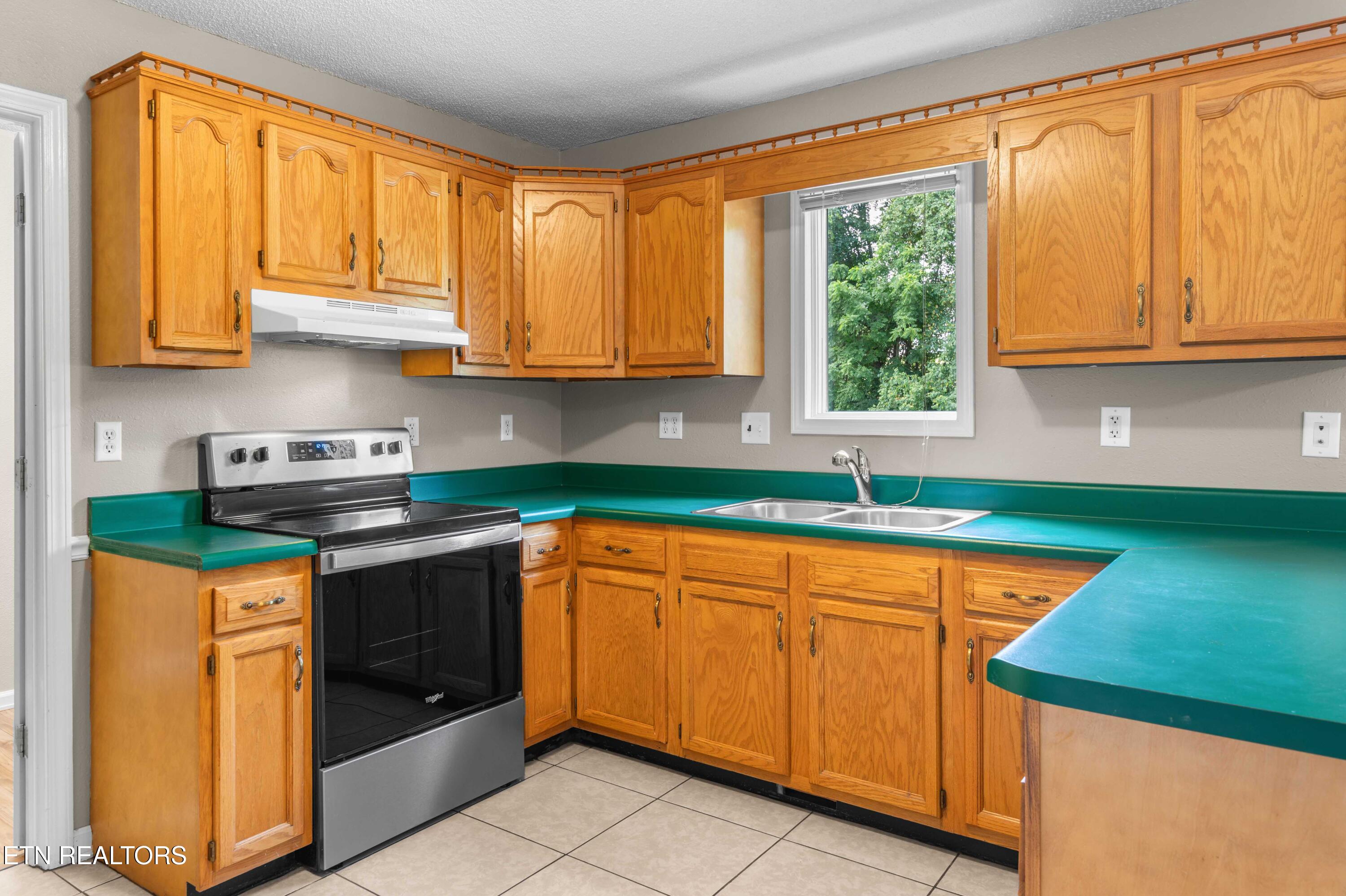 303 Mountain Perkins Lane Jacksboro TN 37757