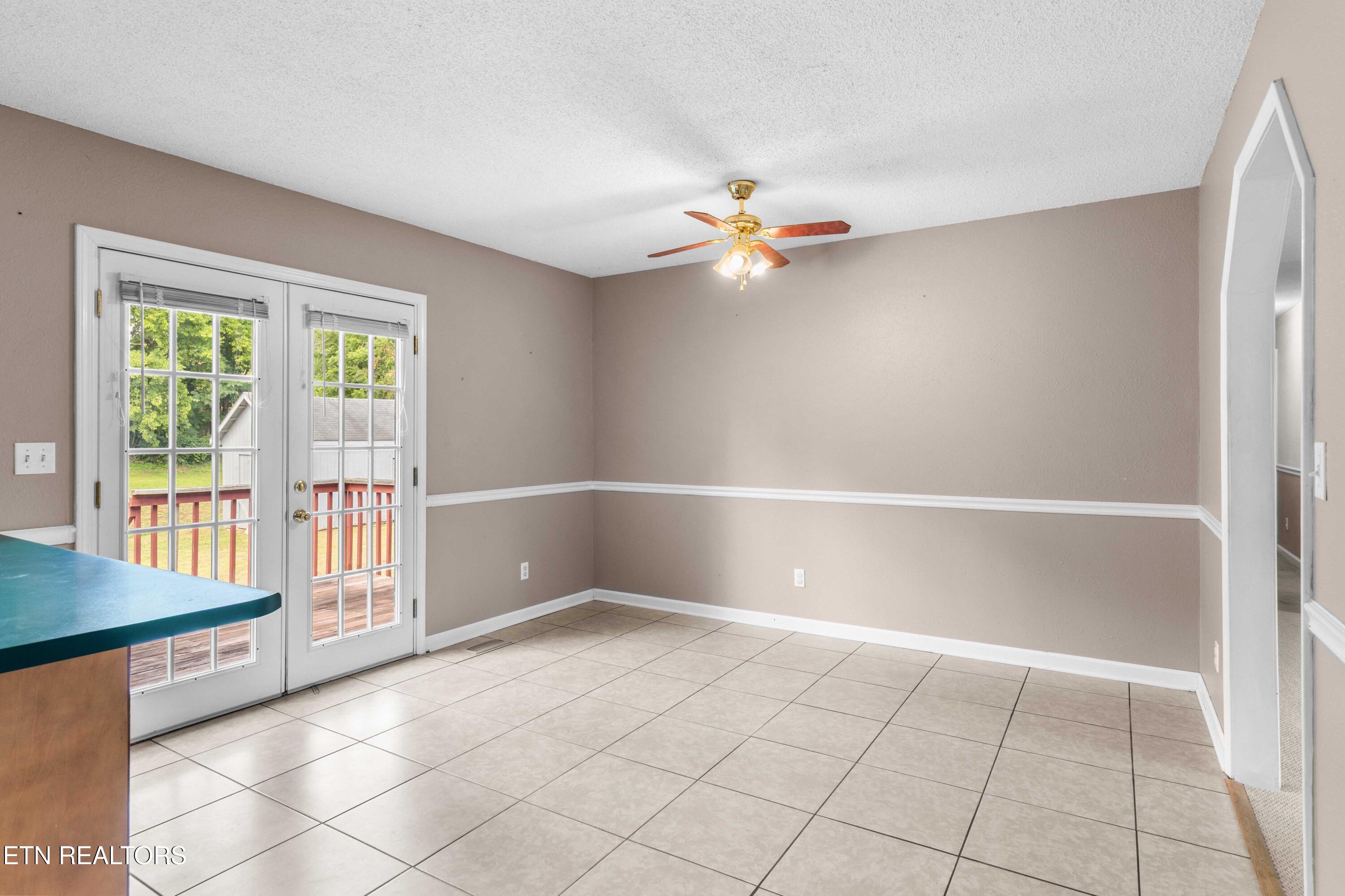303 Mountain Perkins Lane Jacksboro TN 37757