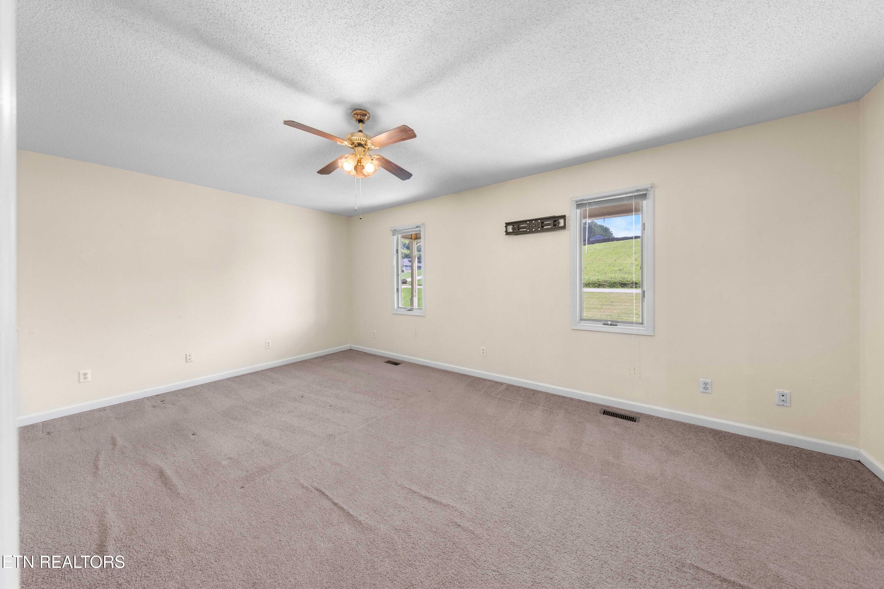 303 Mountain Perkins Lane Jacksboro TN 37757