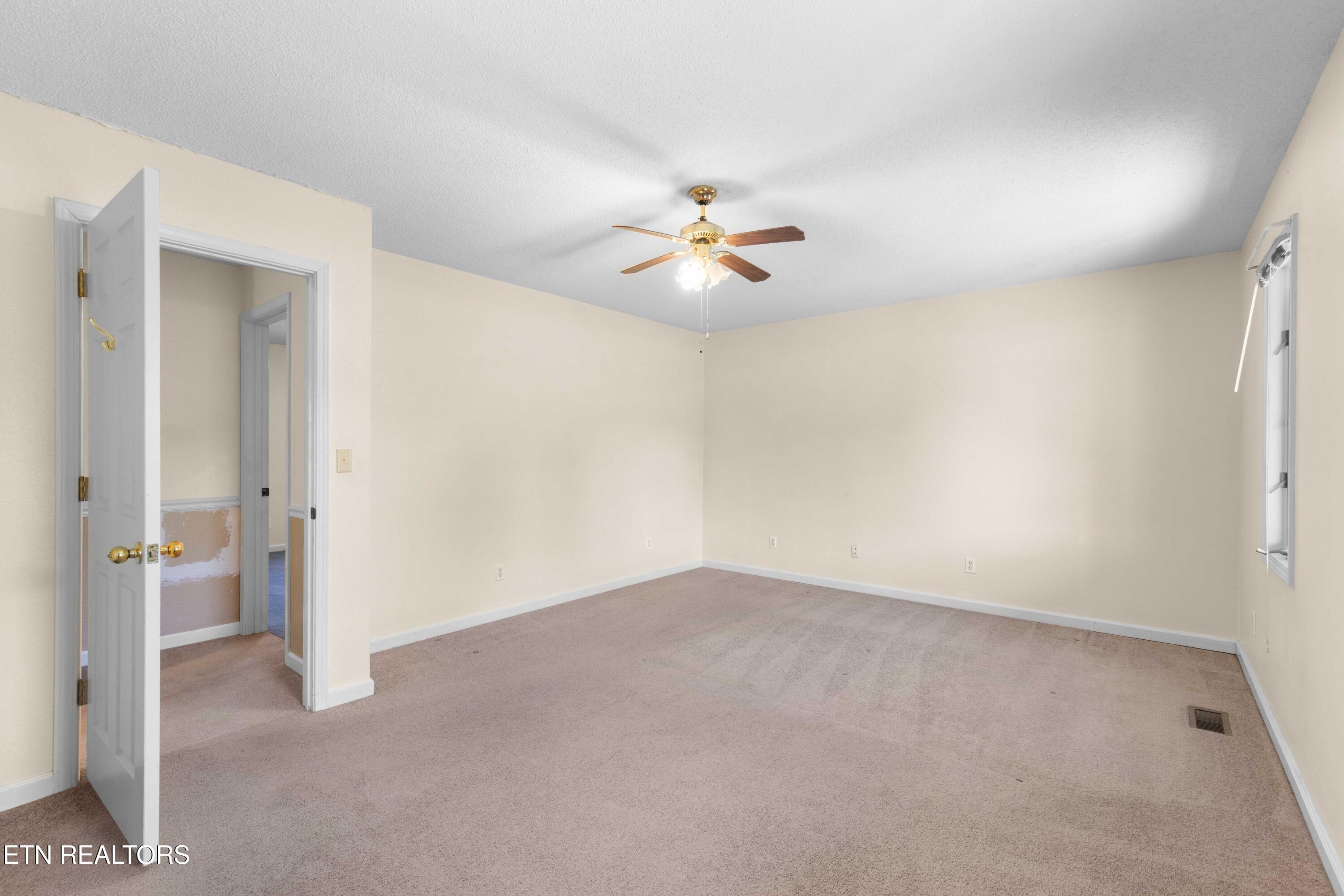 303 Mountain Perkins Lane Jacksboro TN 37757