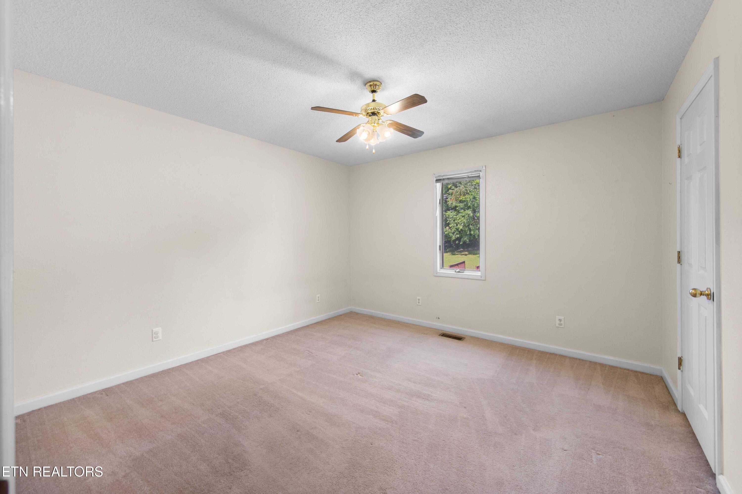 303 Mountain Perkins Lane Jacksboro TN 37757