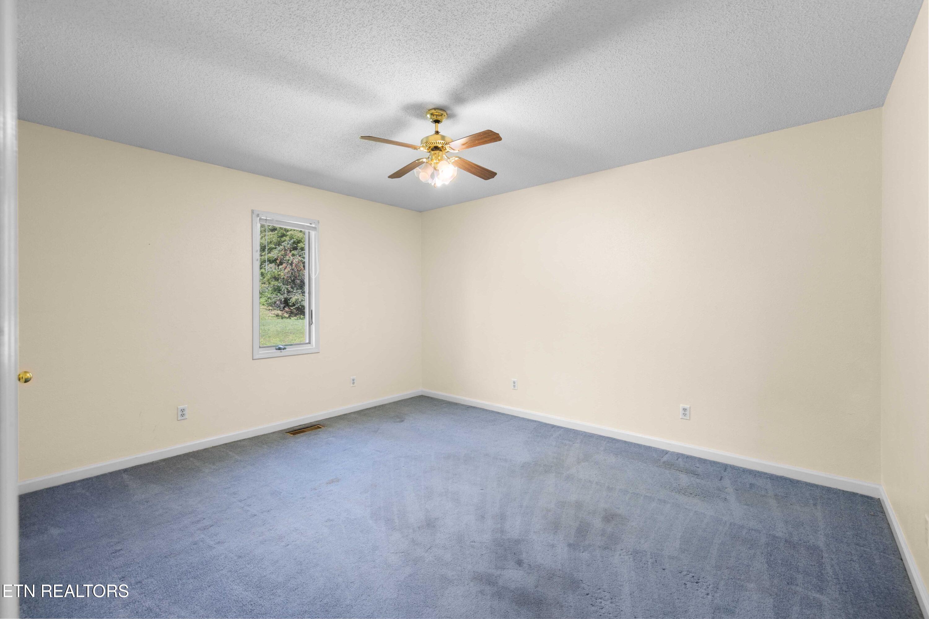303 Mountain Perkins Lane Jacksboro TN 37757