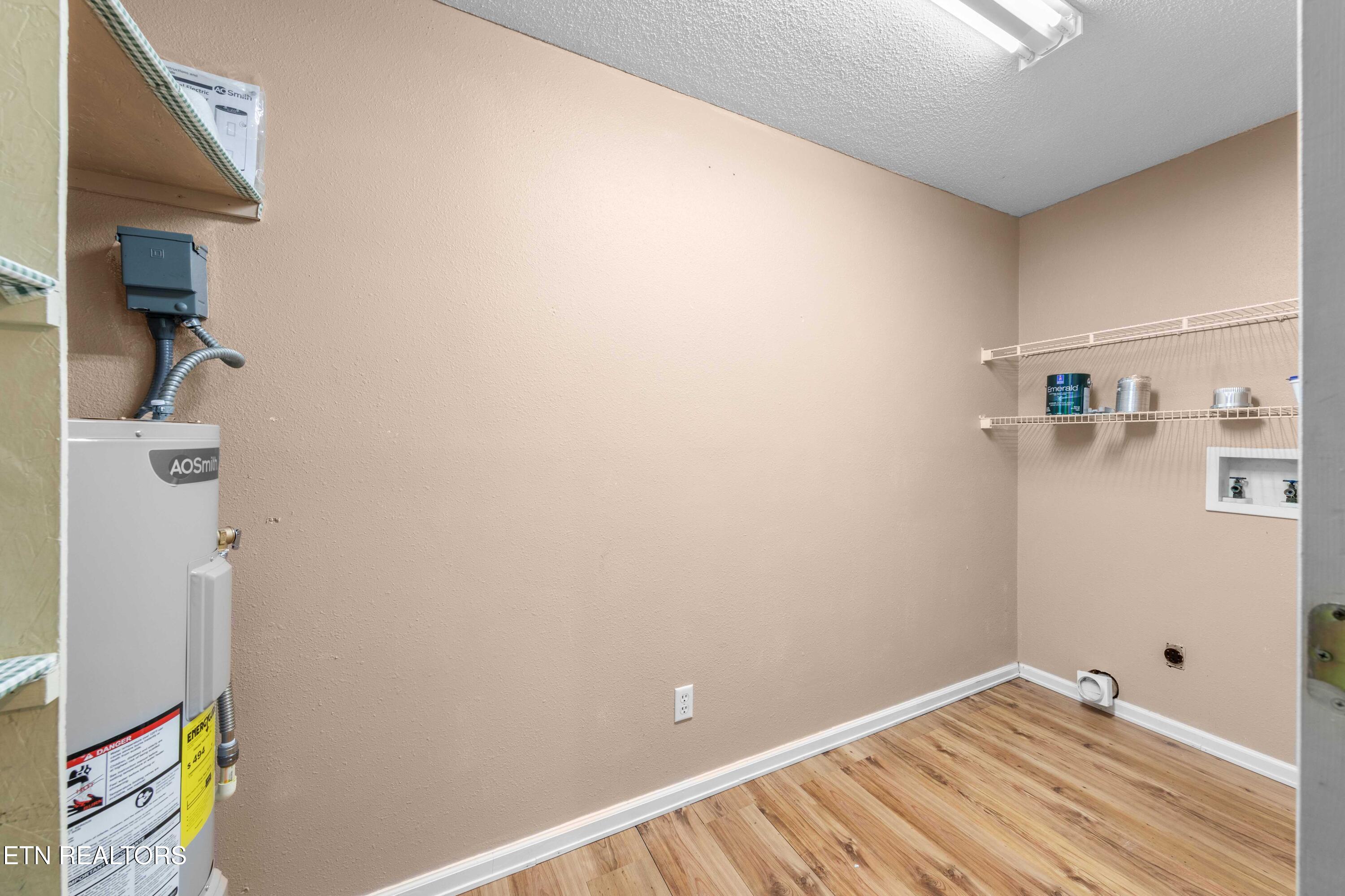 303 Mountain Perkins Lane Jacksboro TN 37757