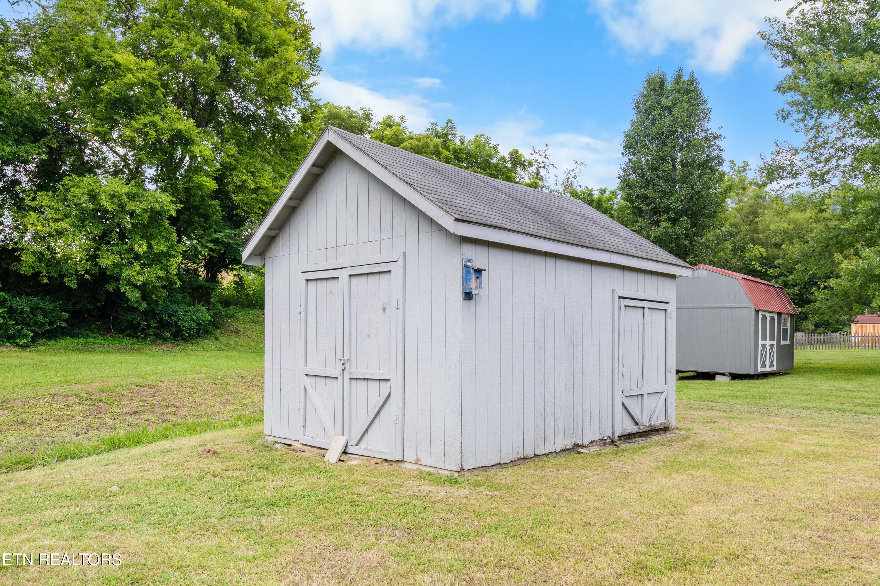 303 Mountain Perkins Lane Jacksboro TN 37757