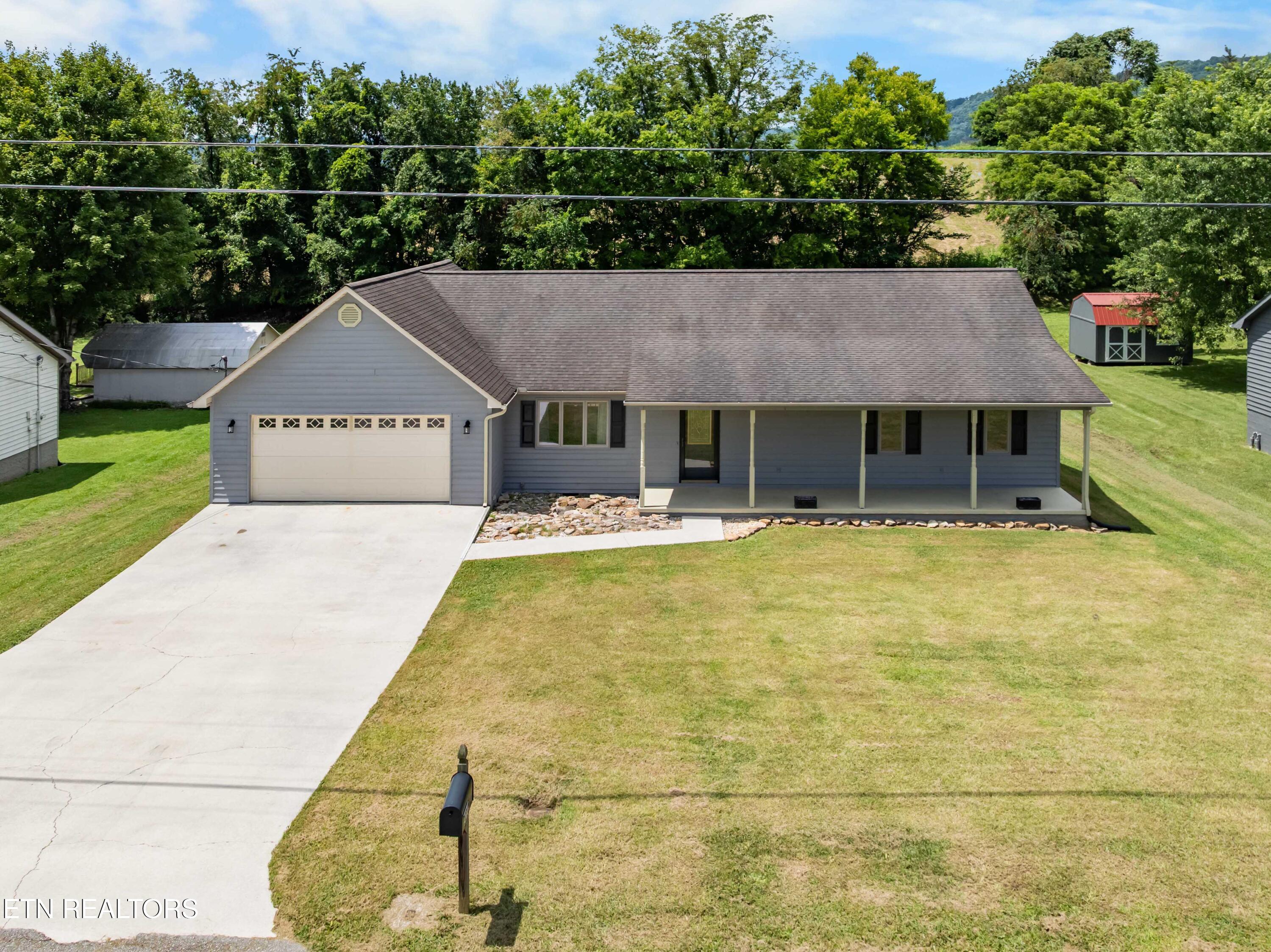 303 Mountain Perkins Lane Jacksboro TN 37757