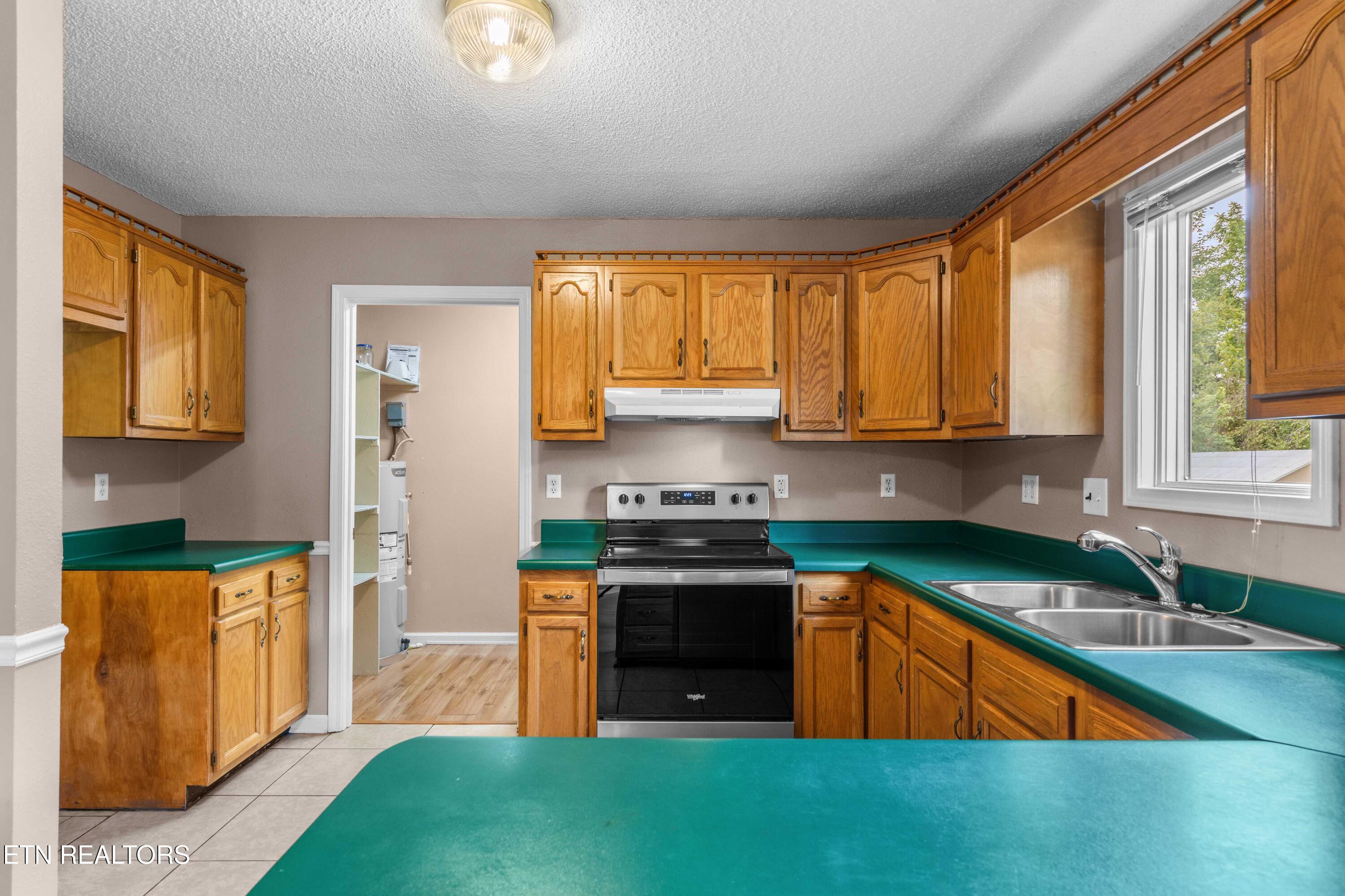303 Mountain Perkins Lane Jacksboro TN 37757