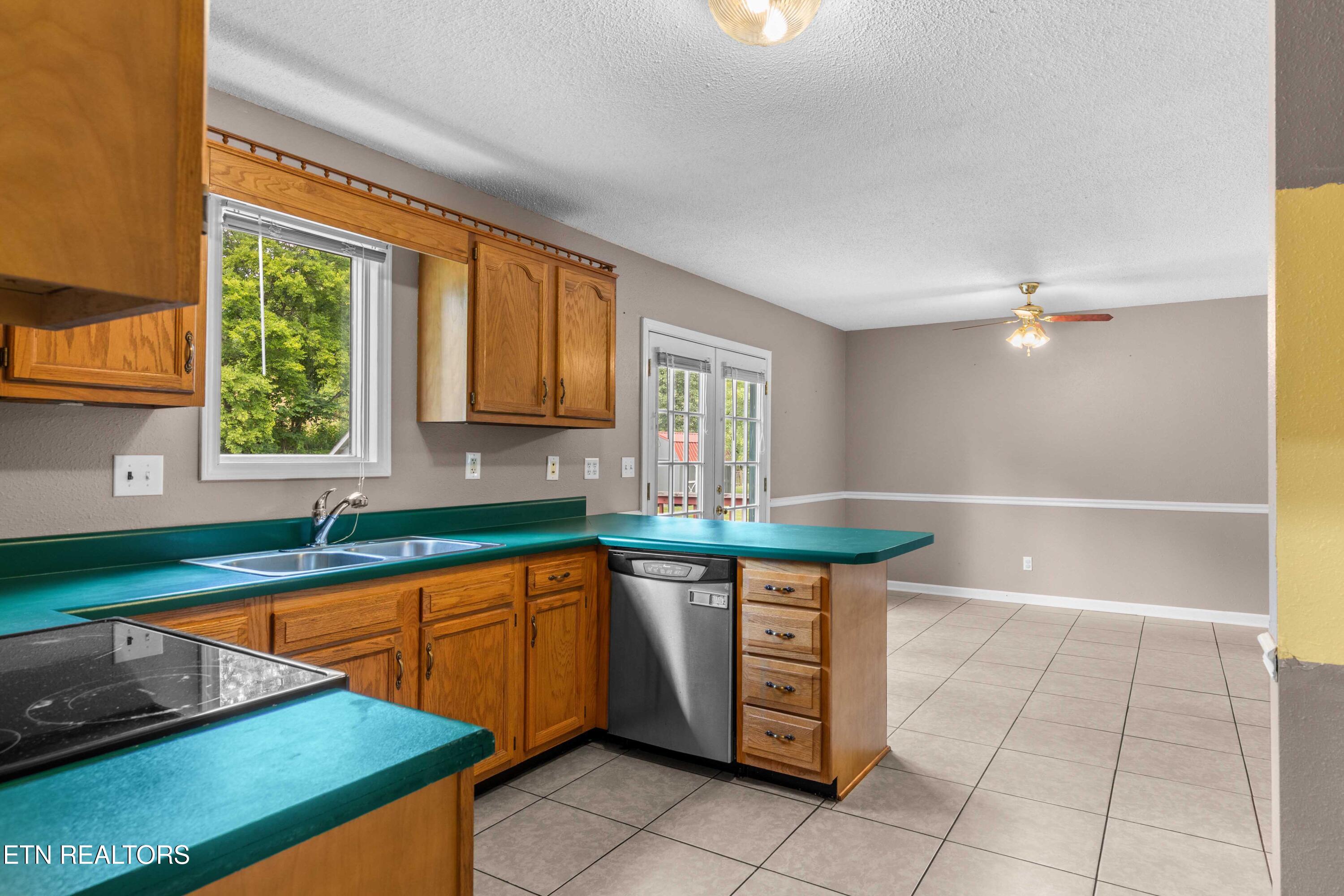 303 Mountain Perkins Lane Jacksboro TN 37757